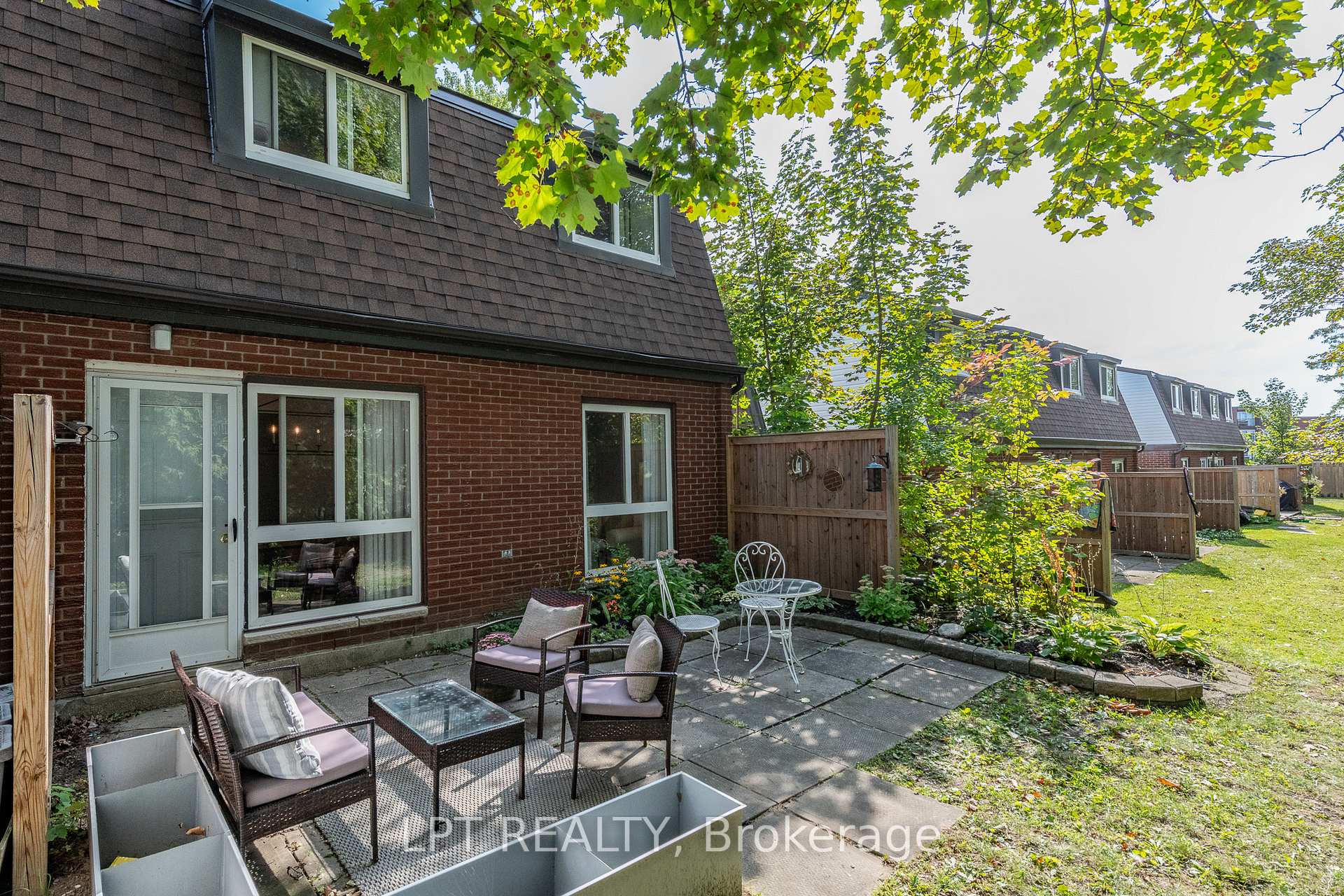 Photo 3 of Unit 7J, 2080 Ogilvie Road, Ottawa, Beacon Hill South — HOMEH