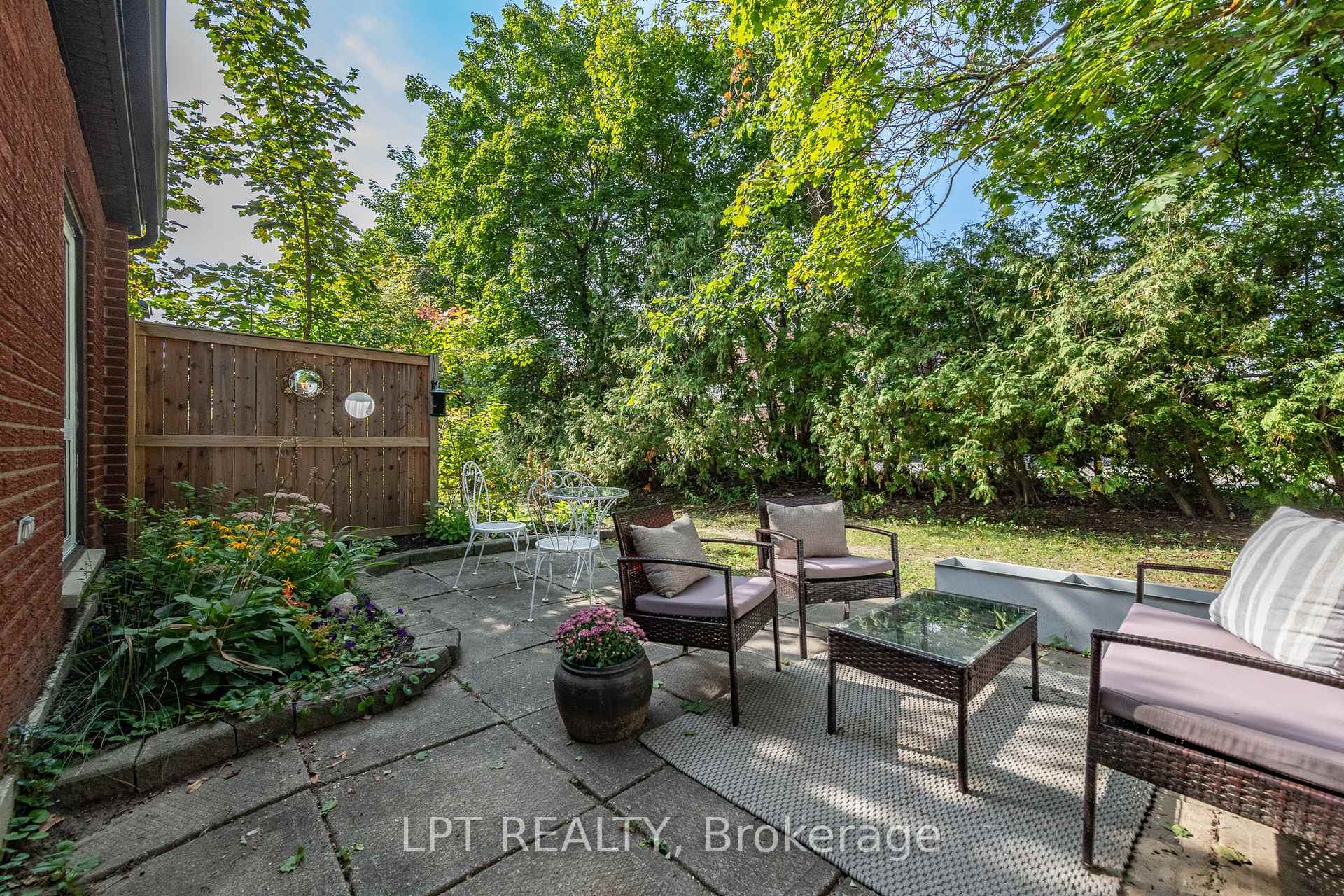 Photo 4 of Unit 7J, 2080 Ogilvie Road, Ottawa, Beacon Hill South — HOMEH