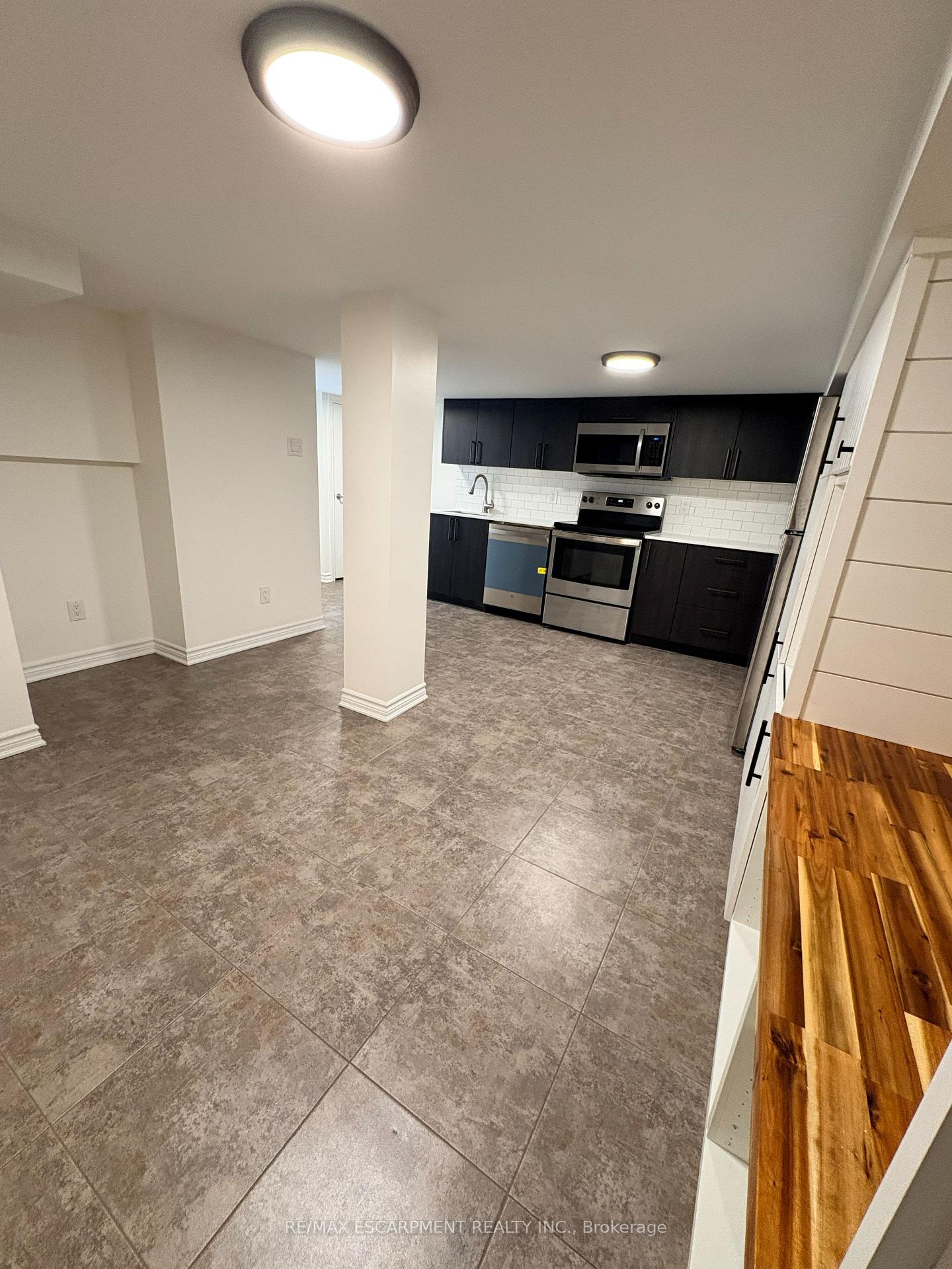 Photo 7 of Unit LOWER, 9 East 33rd Street, Hamilton, Raleigh — HOMEH