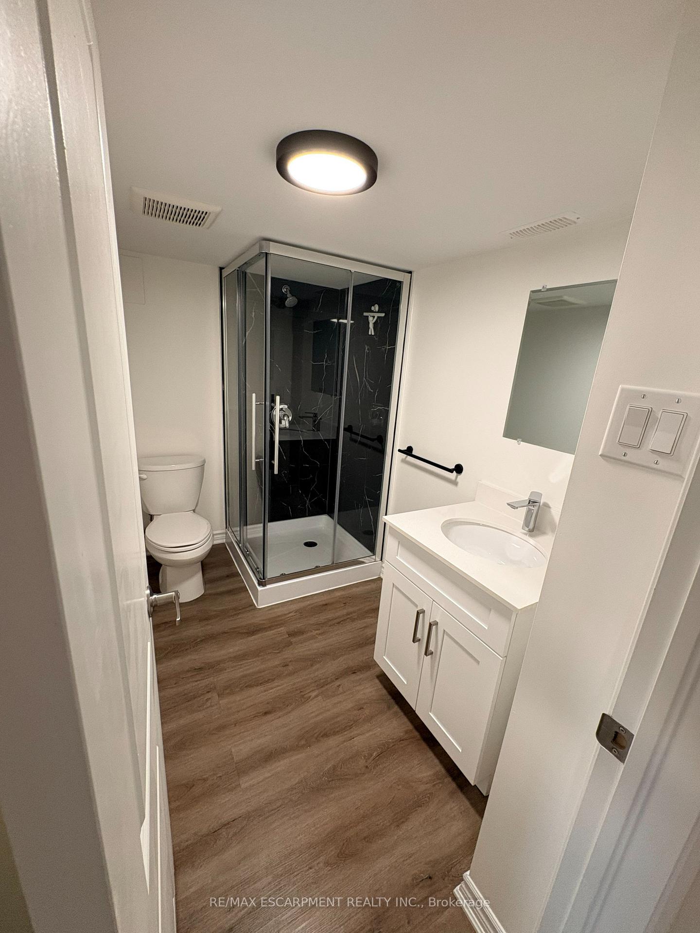 Photo 11 of Unit LOWER, 9 East 33rd Street, Hamilton, Raleigh — HOMEH