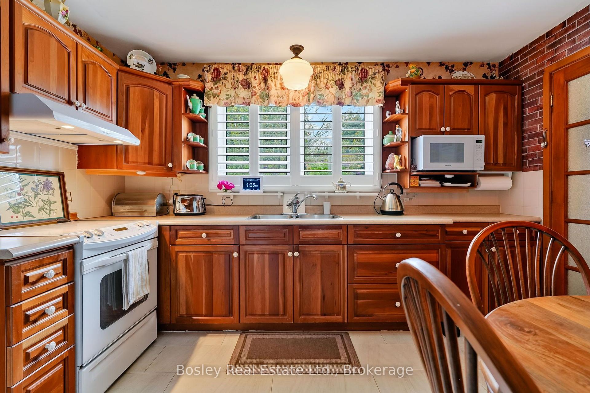 Photo 11 of 42 Trefusis Street, Port Hope — HOMEH