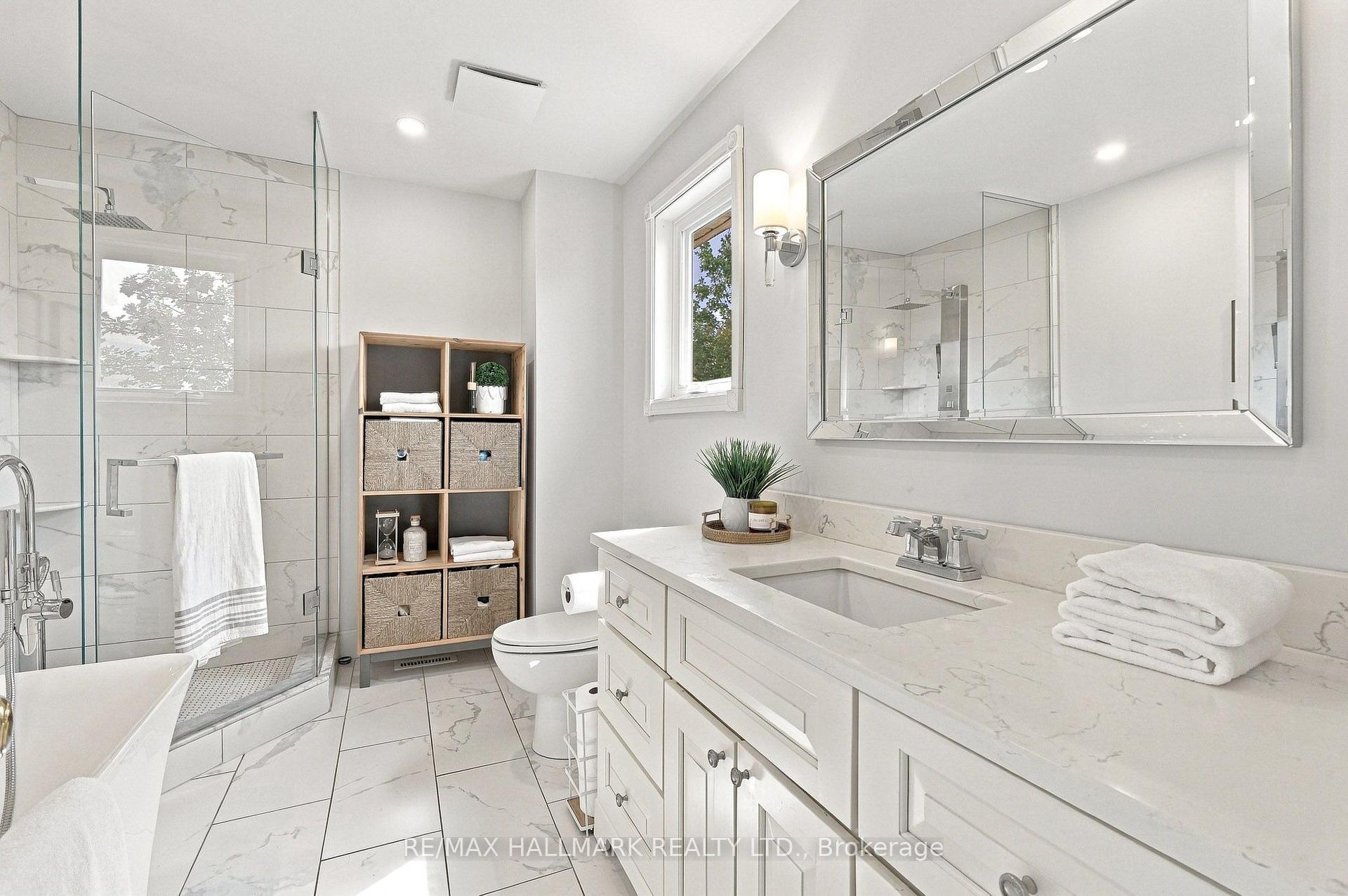Photo 16 of 1246 Winterbourne Drive, Oakville, Clearview — HOMEH