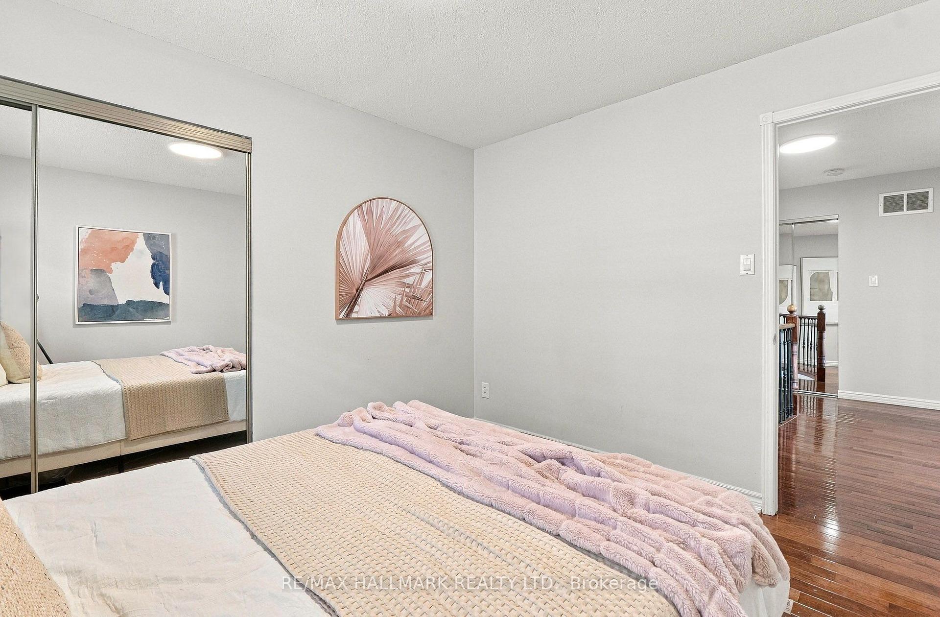 Photo 19 of 1246 Winterbourne Drive, Oakville, Clearview — HOMEH
