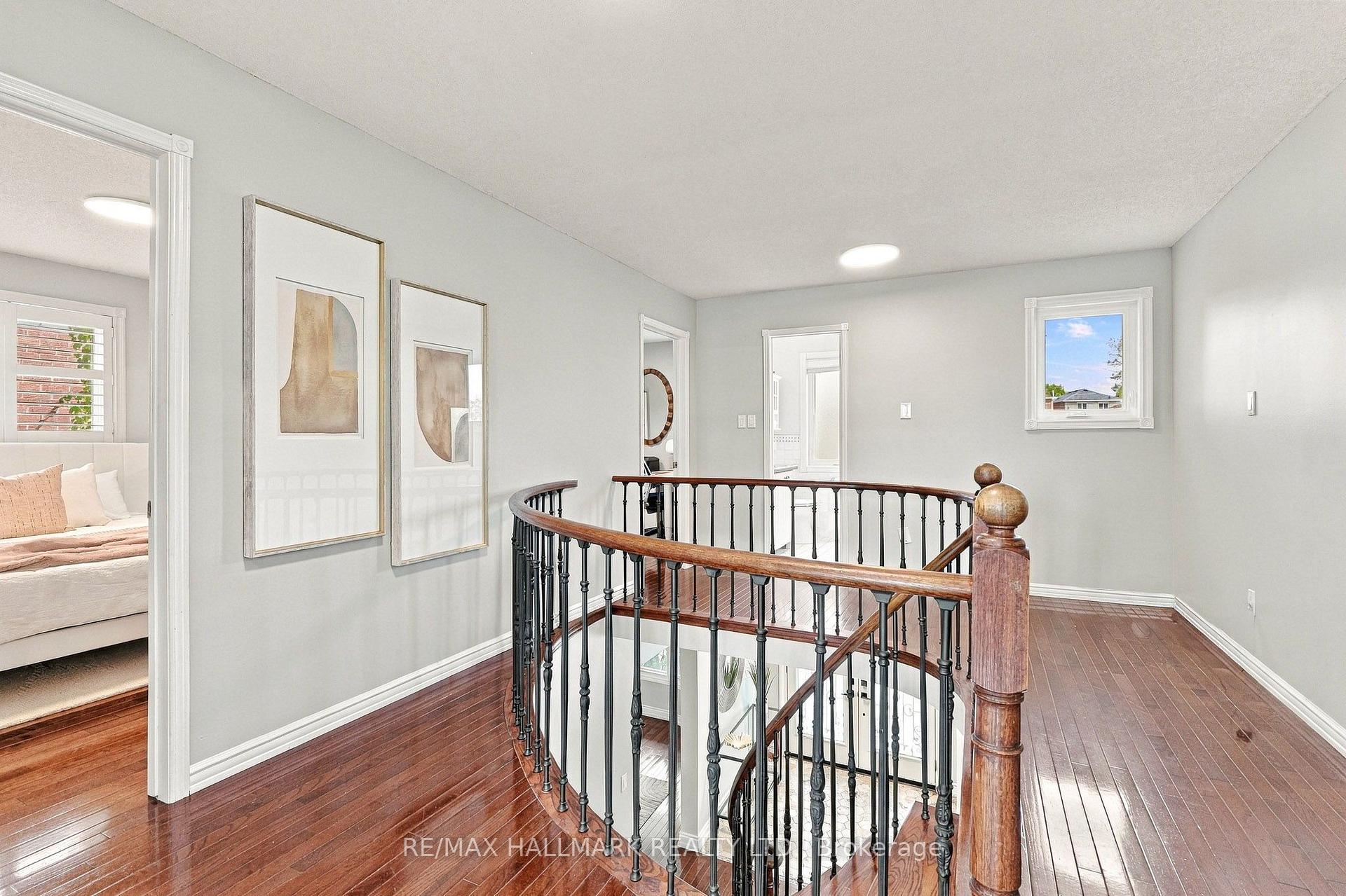 Photo 20 of 1246 Winterbourne Drive, Oakville, Clearview — HOMEH