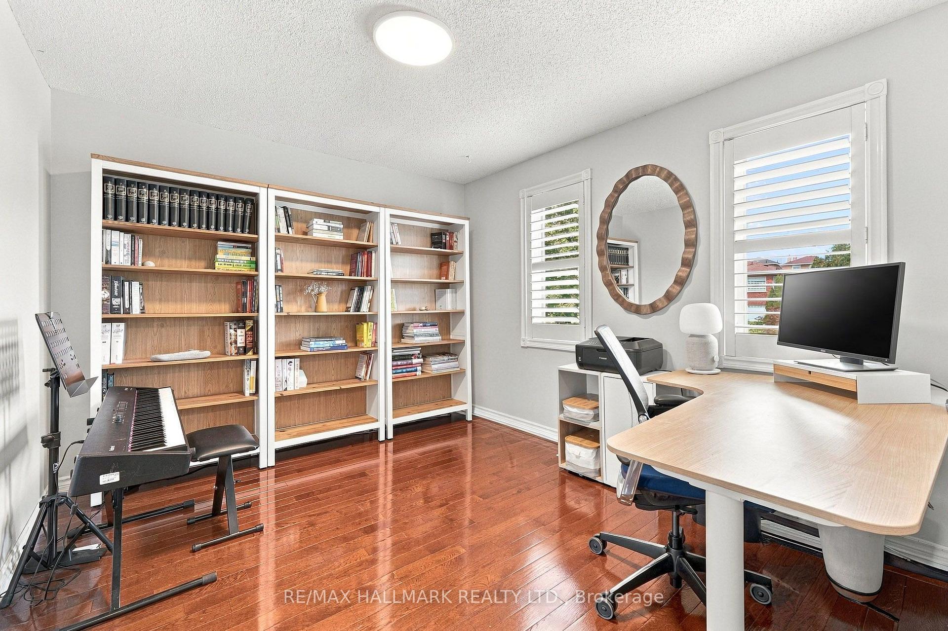 Photo 23 of 1246 Winterbourne Drive, Oakville, Clearview — HOMEH