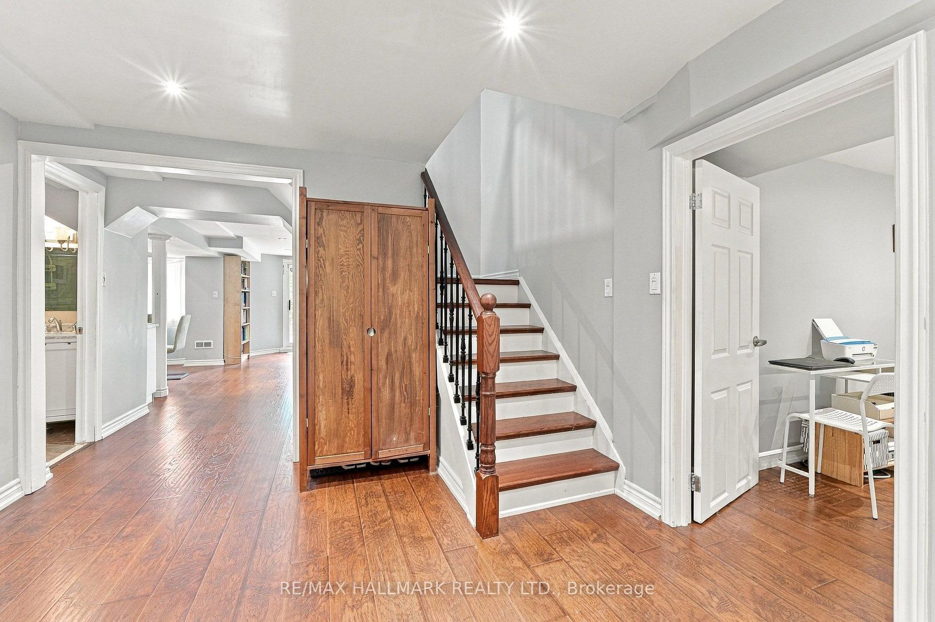 Photo 25 of 1246 Winterbourne Drive, Oakville, Clearview — HOMEH