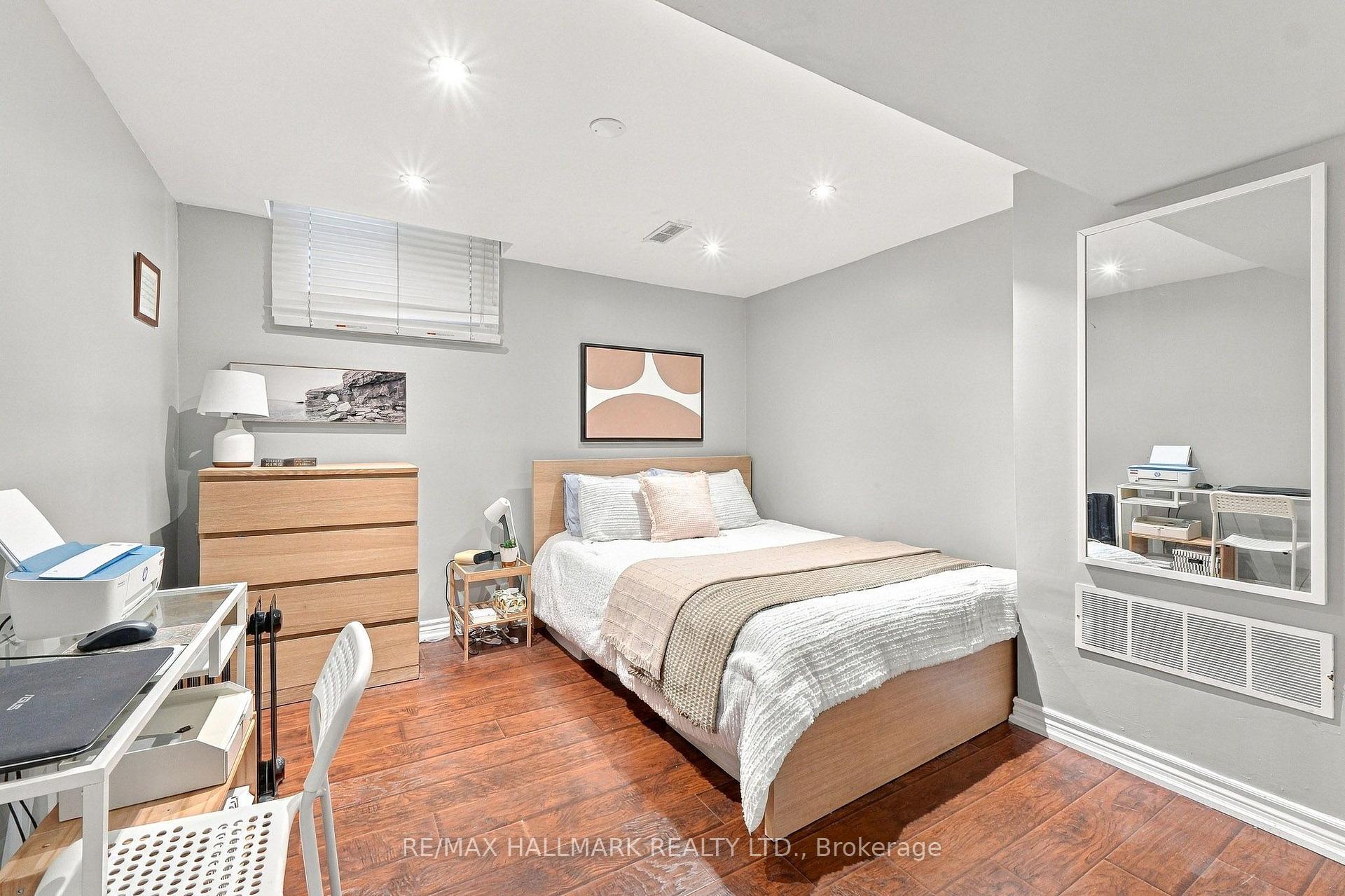 Photo 26 of 1246 Winterbourne Drive, Oakville, Clearview — HOMEH