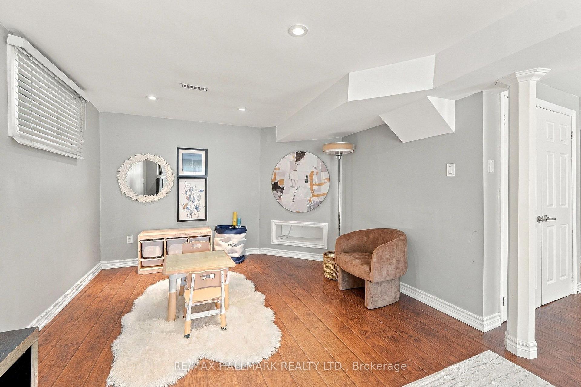 Photo 31 of 1246 Winterbourne Drive, Oakville, Clearview — HOMEH