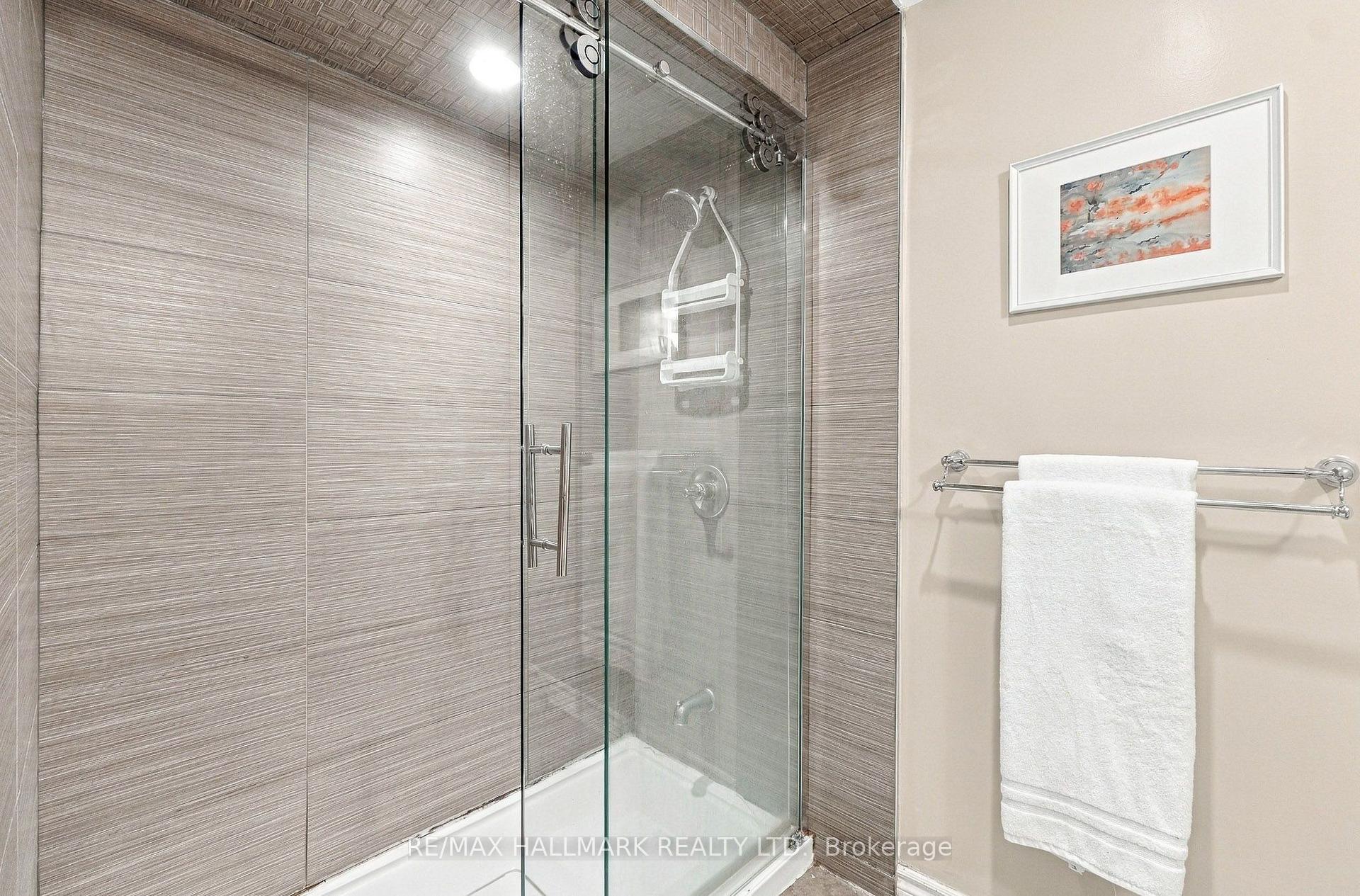 Photo 34 of 1246 Winterbourne Drive, Oakville, Clearview — HOMEH
