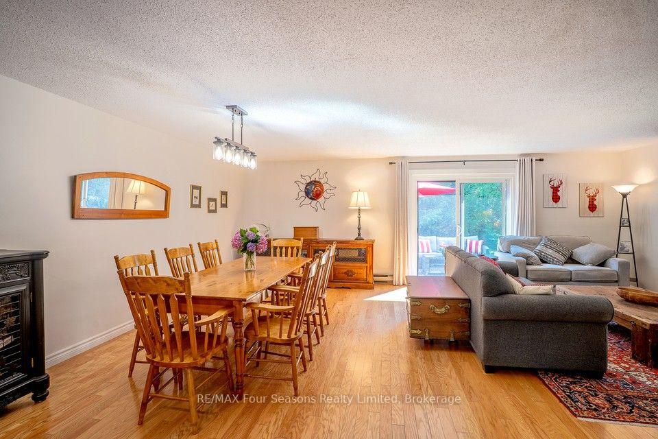 Photo 7 of 158 Escarpment Crescent, Collingwood — HOMEH