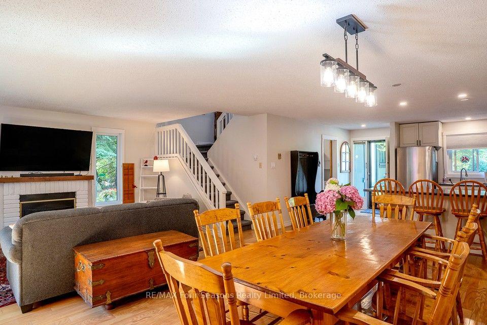 Photo 8 of 158 Escarpment Crescent, Collingwood — HOMEH