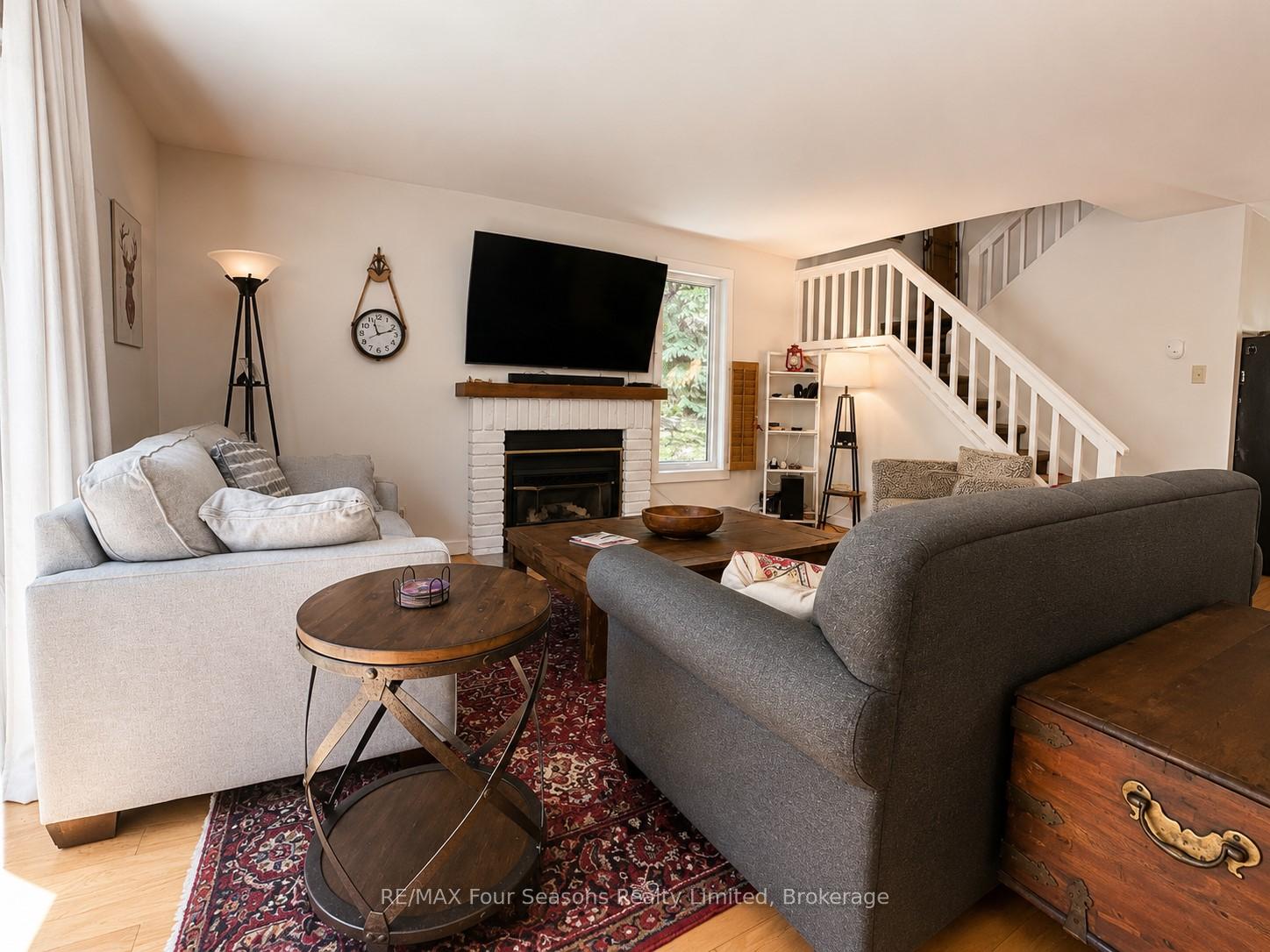 Photo 9 of 158 Escarpment Crescent, Collingwood — HOMEH