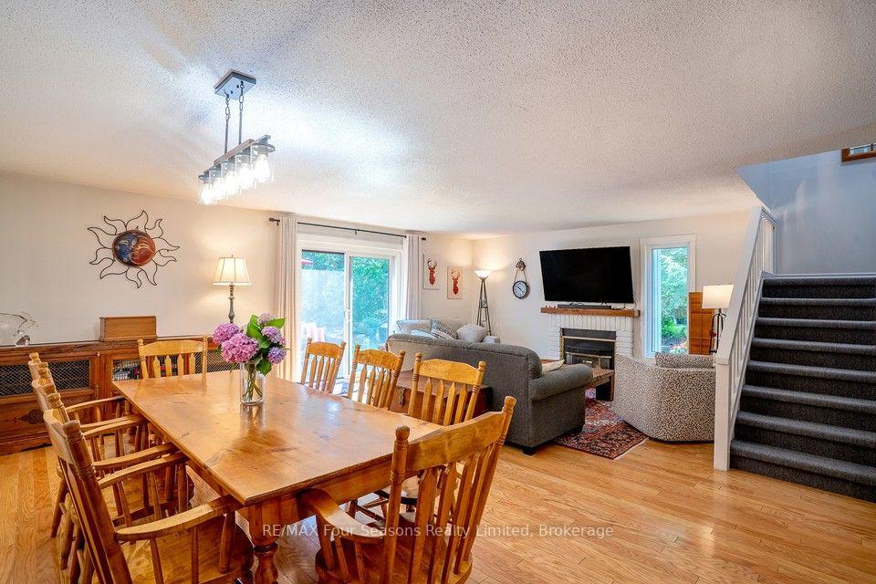 Photo 10 of 158 Escarpment Crescent, Collingwood — HOMEH