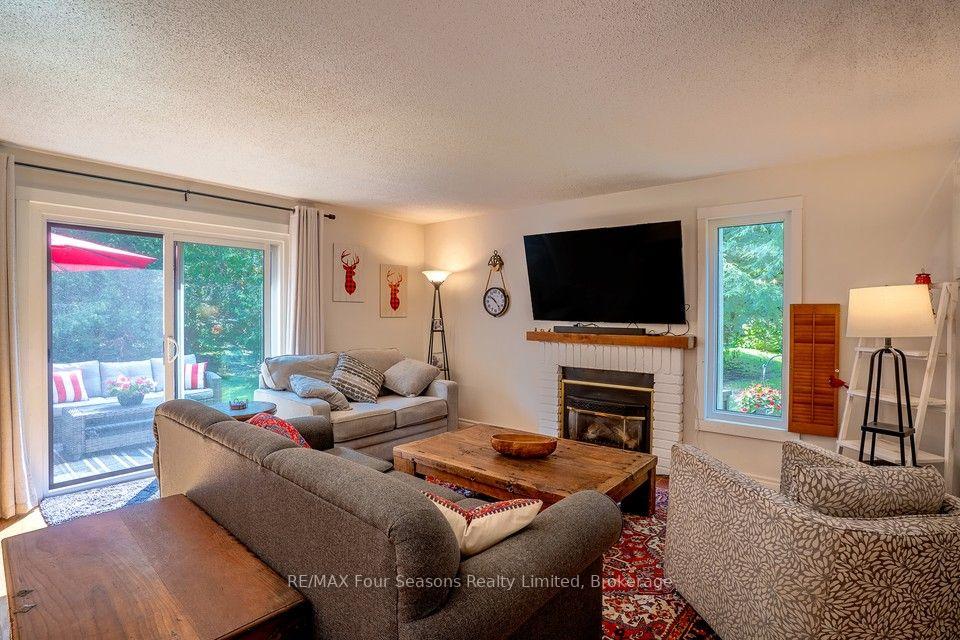 Photo 11 of 158 Escarpment Crescent, Collingwood — HOMEH