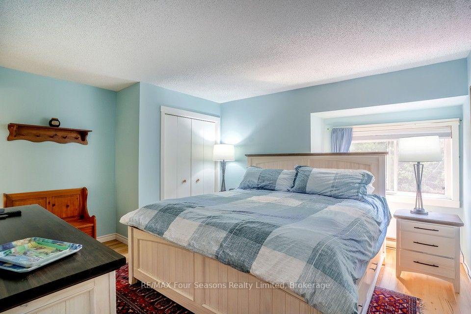 Photo 13 of 158 Escarpment Crescent, Collingwood — HOMEH