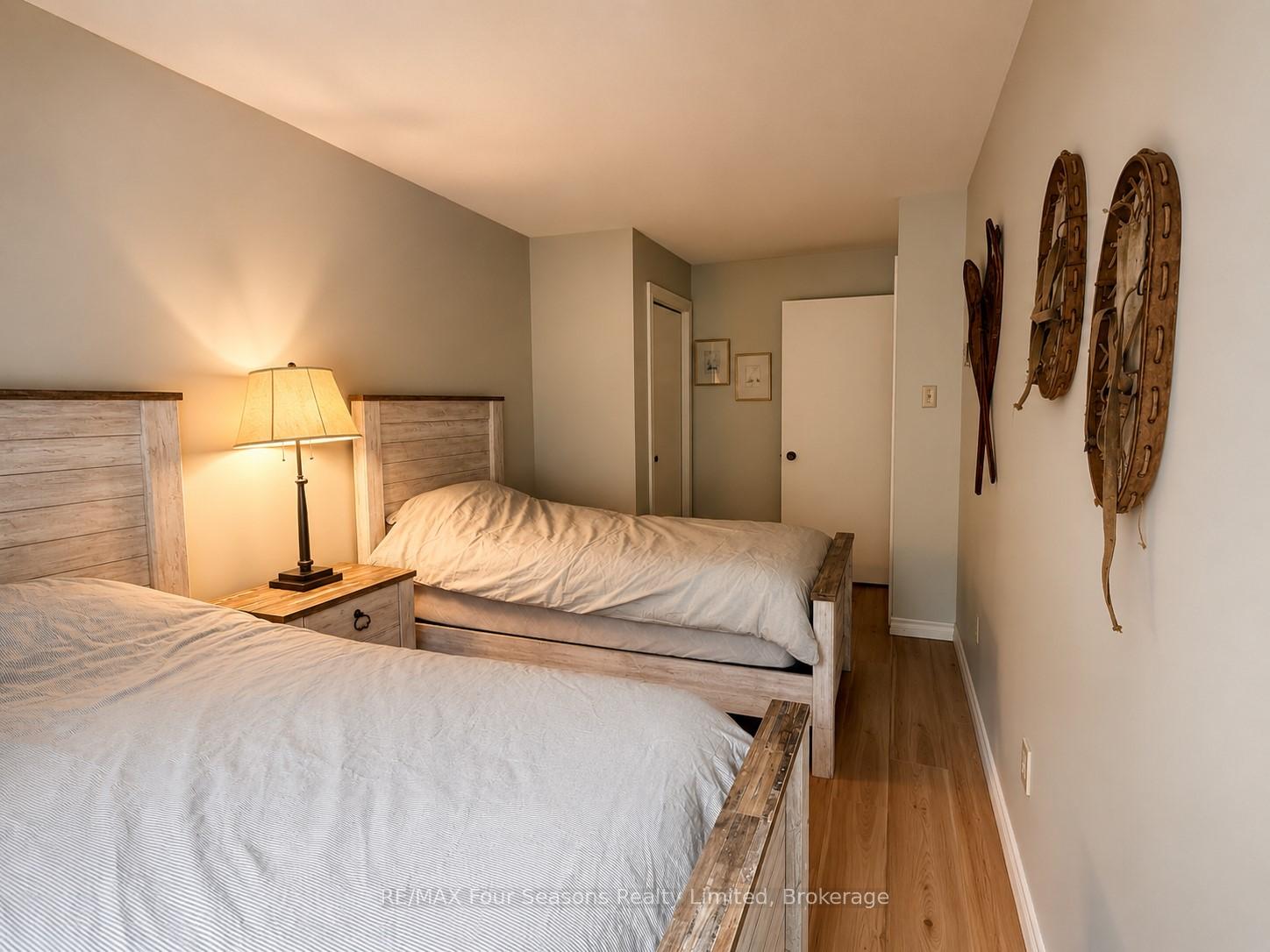 Photo 15 of 158 Escarpment Crescent, Collingwood — HOMEH