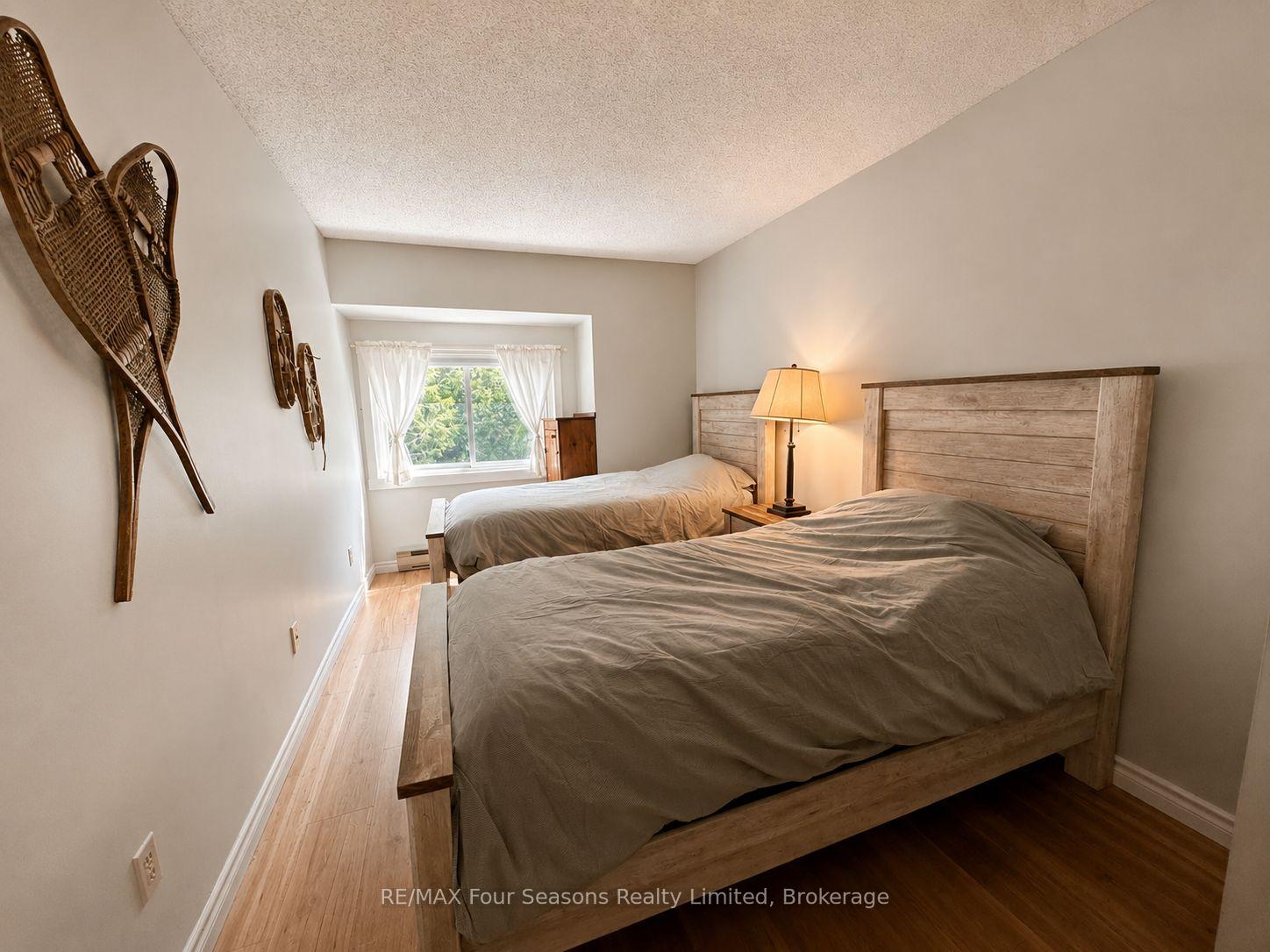 Photo 16 of 158 Escarpment Crescent, Collingwood — HOMEH