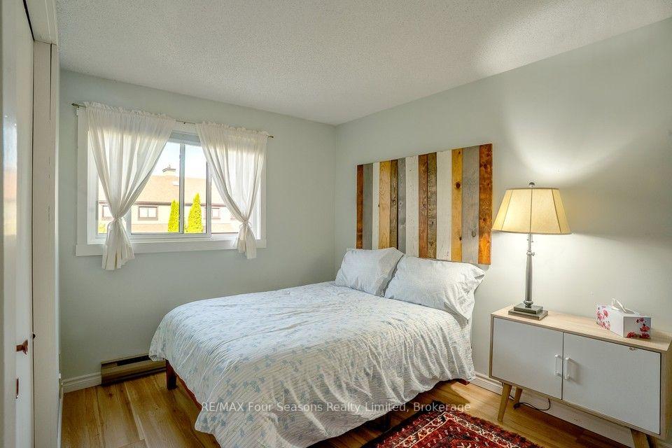 Photo 17 of 158 Escarpment Crescent, Collingwood — HOMEH