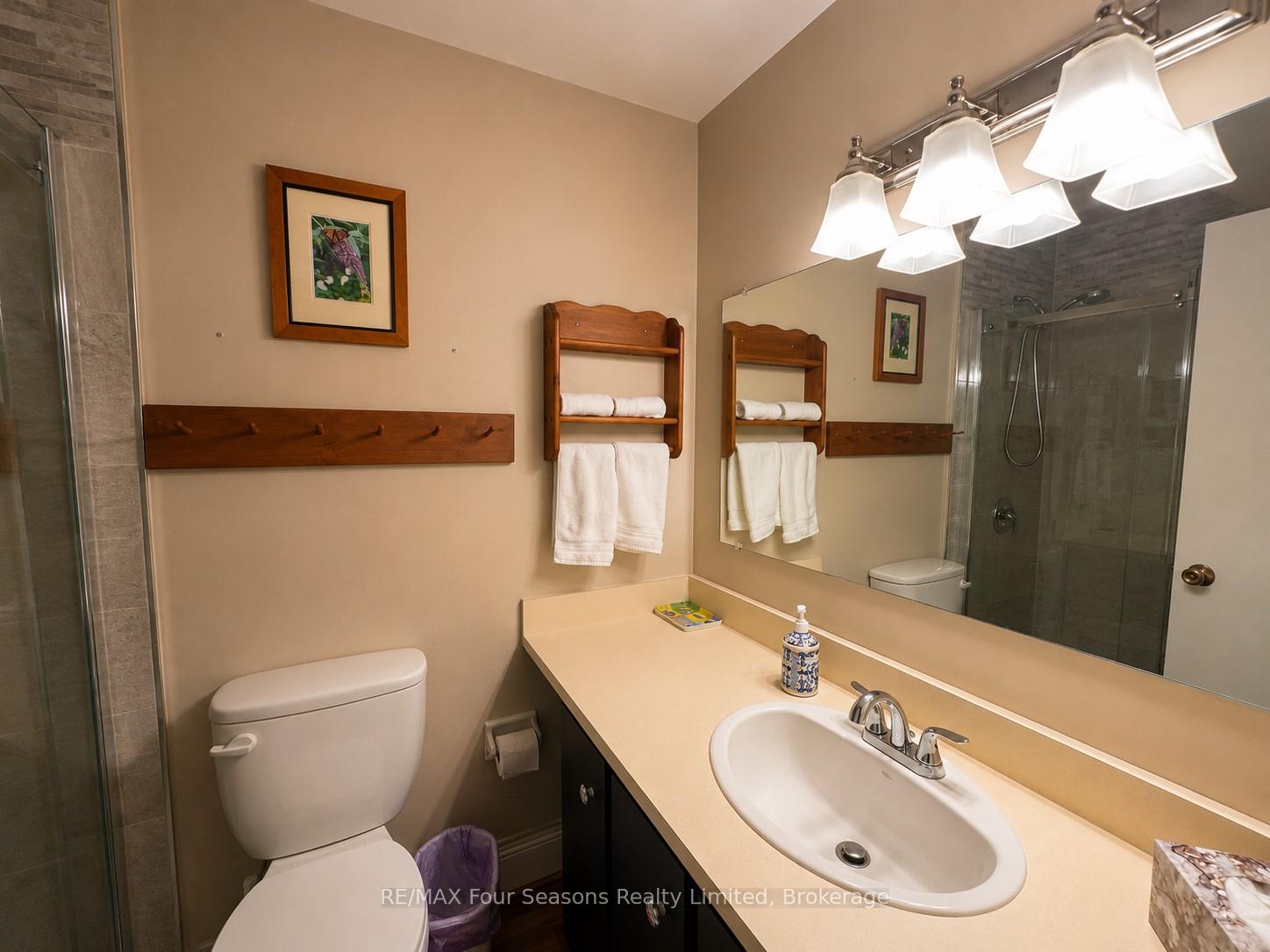 Photo 25 of 158 Escarpment Crescent, Collingwood — HOMEH