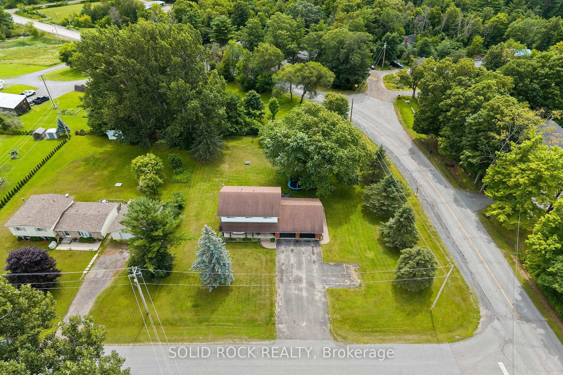 Photo 4 of 708 Mckenzie Avenue, McNab/Braeside, Mcnab/Braeside Twps — HOMEH