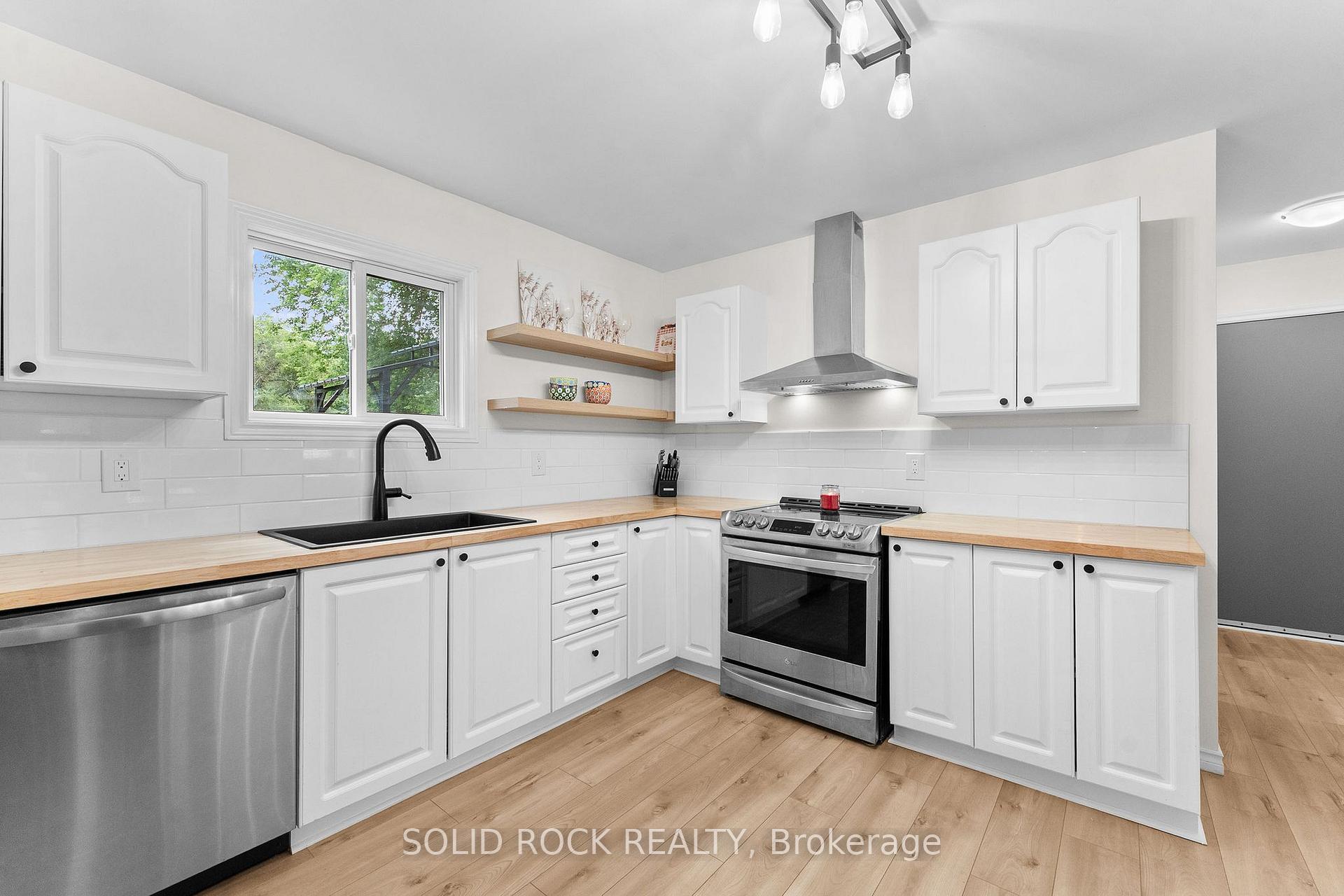 Photo 18 of 708 Mckenzie Avenue, McNab/Braeside, Mcnab/Braeside Twps — HOMEH