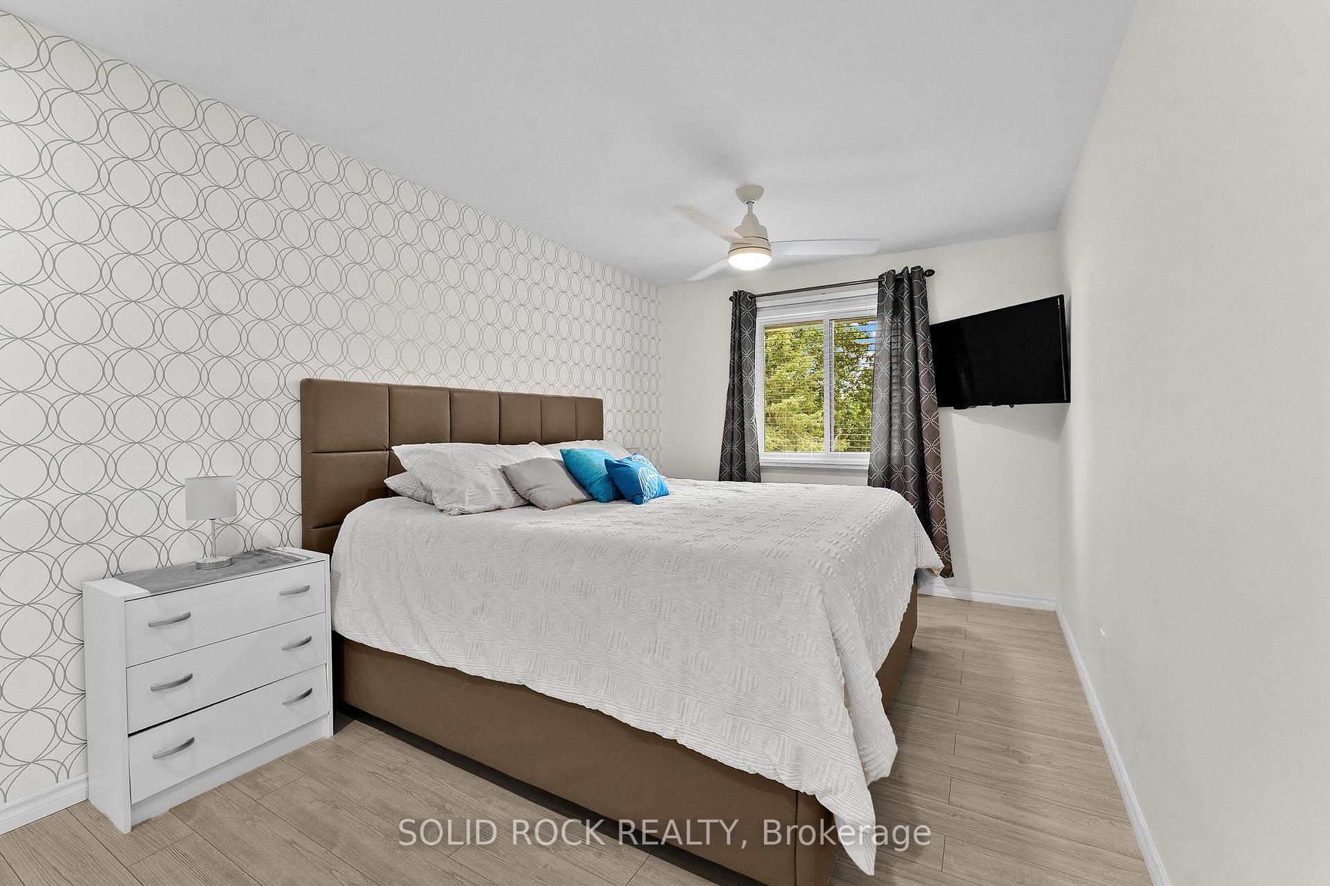 Photo 25 of 708 Mckenzie Avenue, McNab/Braeside, Mcnab/Braeside Twps — HOMEH