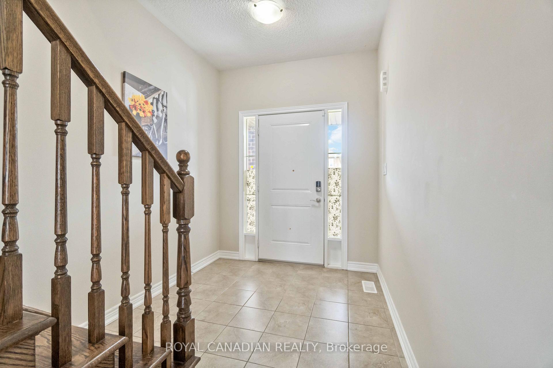 Photo 5 of 92 Bethune Avenue, Hamilton, Rural Glanbrook — HOMEH