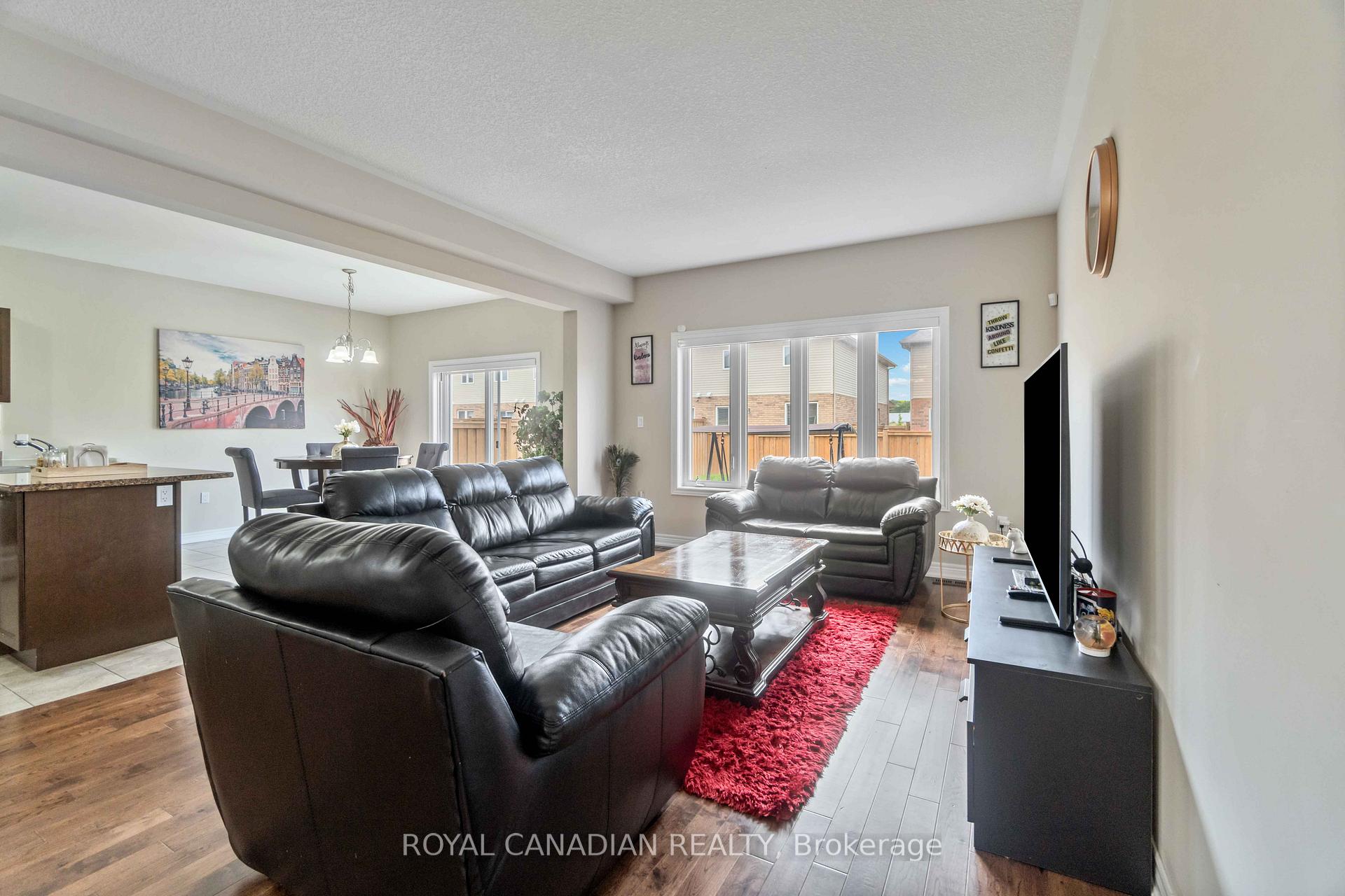 Photo 10 of 92 Bethune Avenue, Hamilton, Rural Glanbrook — HOMEH