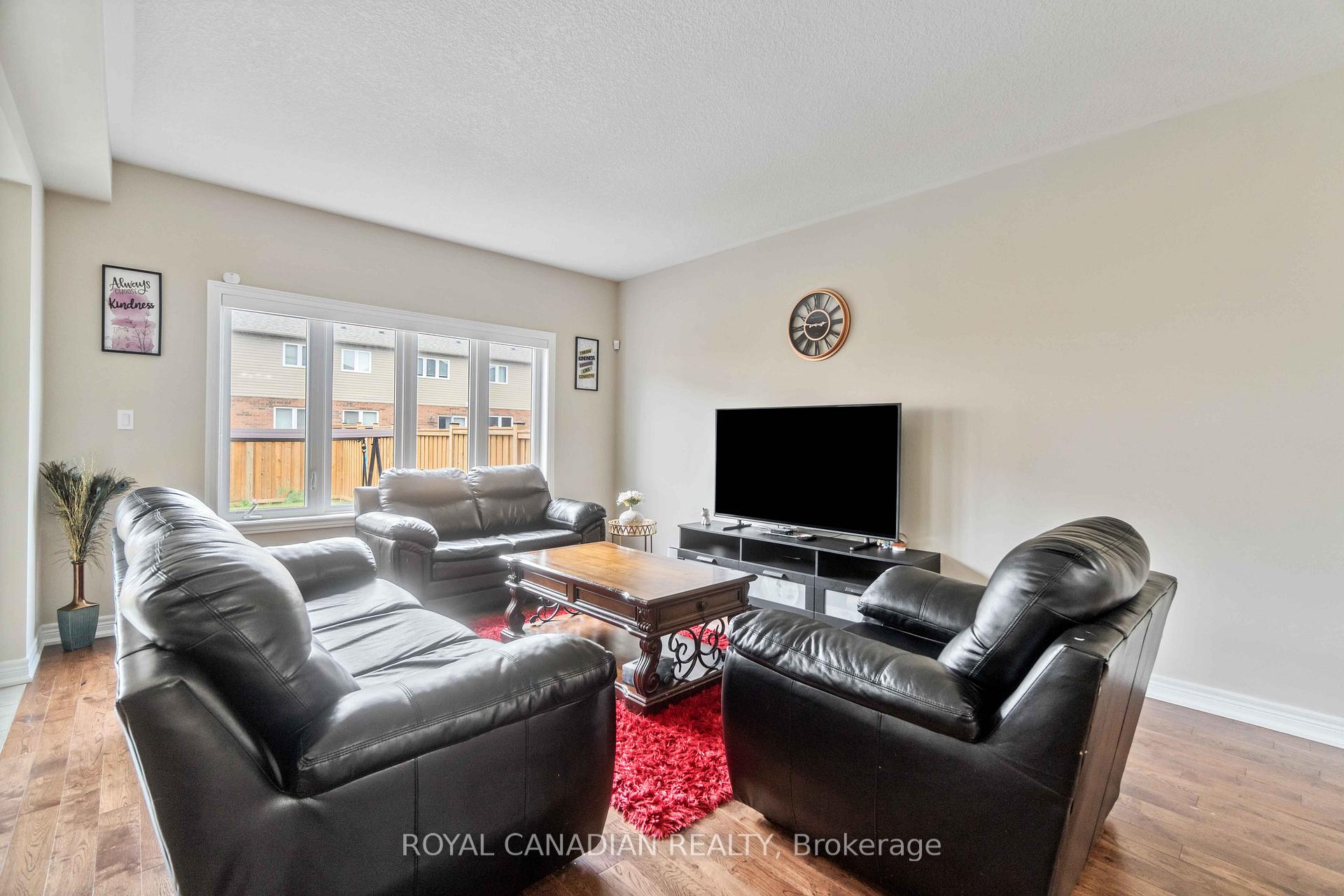 Photo 11 of 92 Bethune Avenue, Hamilton, Rural Glanbrook — HOMEH