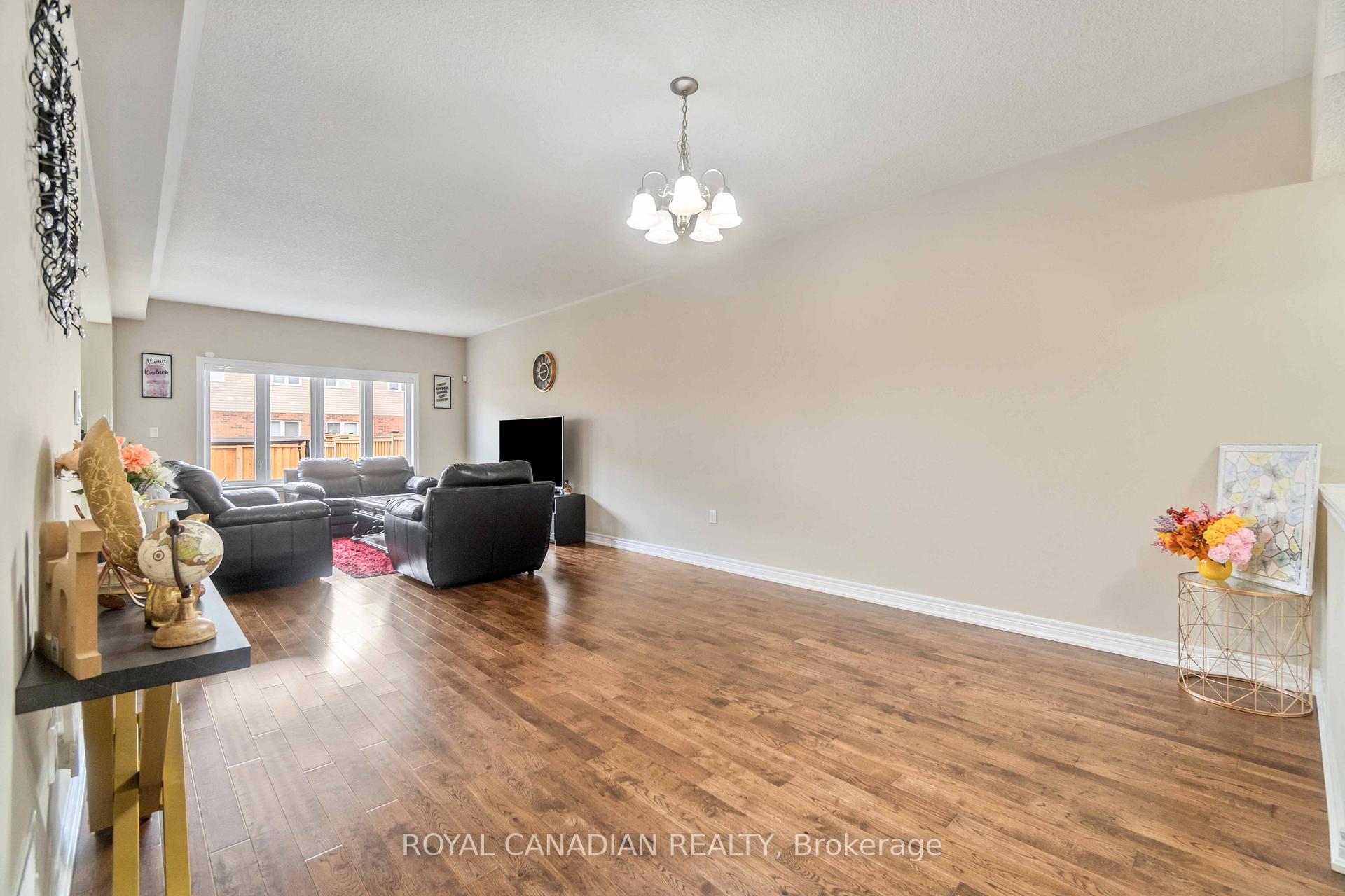 Photo 24 of 92 Bethune Avenue, Hamilton, Rural Glanbrook — HOMEH