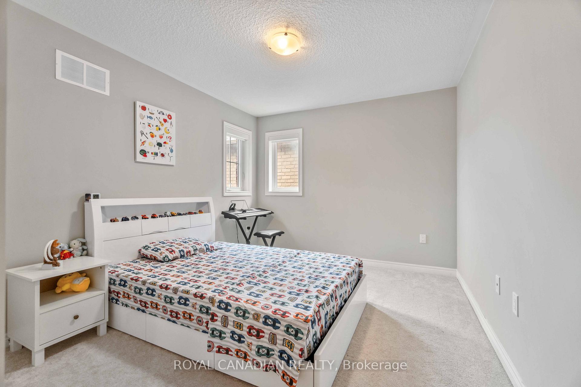 Photo 35 of 92 Bethune Avenue, Hamilton, Rural Glanbrook — HOMEH