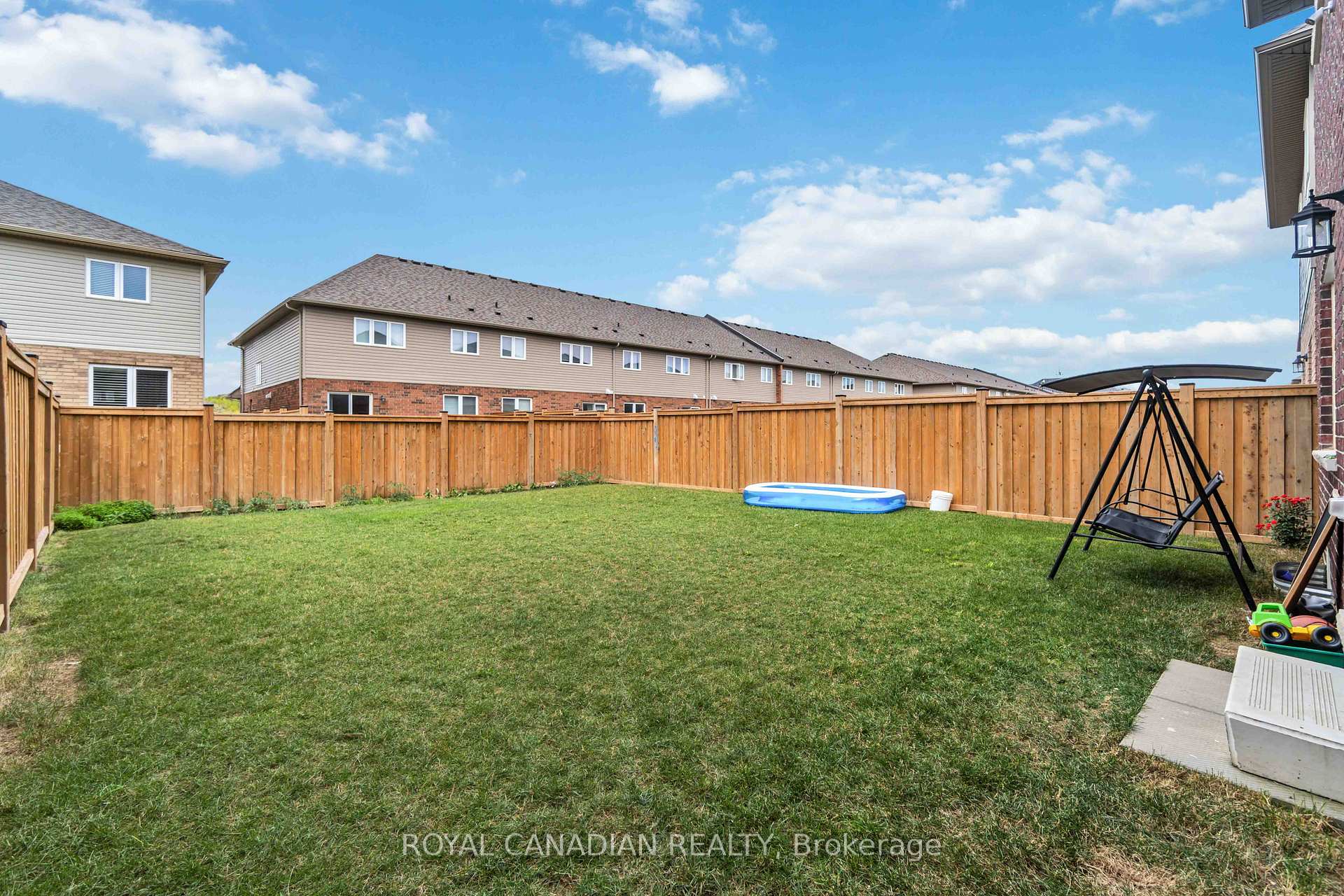 Photo 47 of 92 Bethune Avenue, Hamilton, Rural Glanbrook — HOMEH
