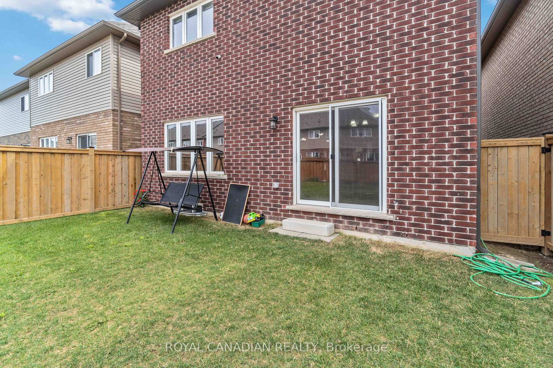 Photo 50 of 92 Bethune Avenue, Hamilton, Rural Glanbrook — HOMEH