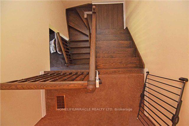 Photo 7 of 30 Battalion Road, Brampton, Northwest Brampton — HOMEH