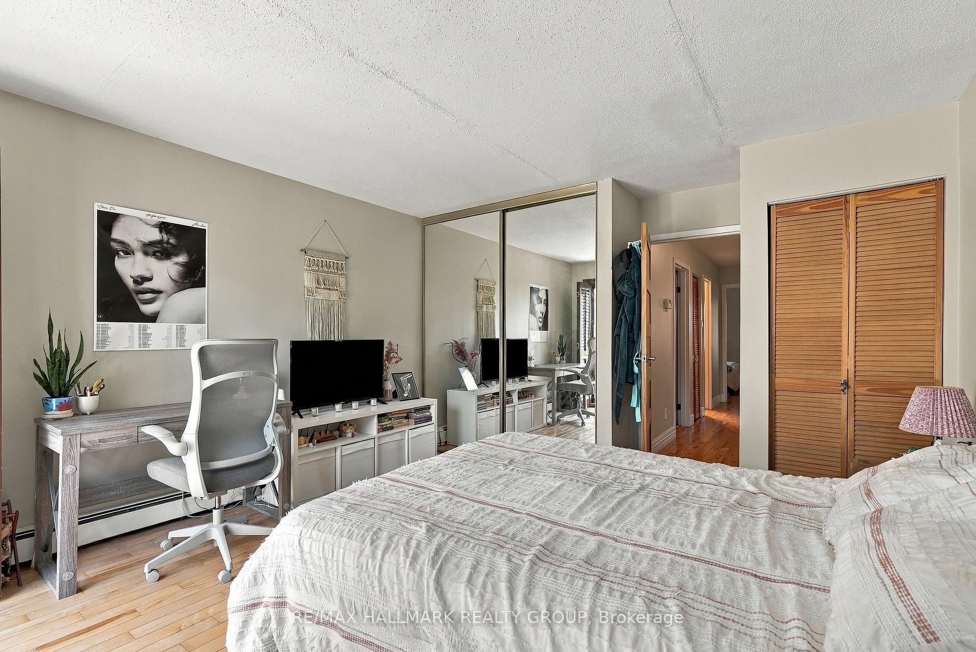 Photo 18 of 28 Crispin Private, Ottawa, Manor Park — HOMEH