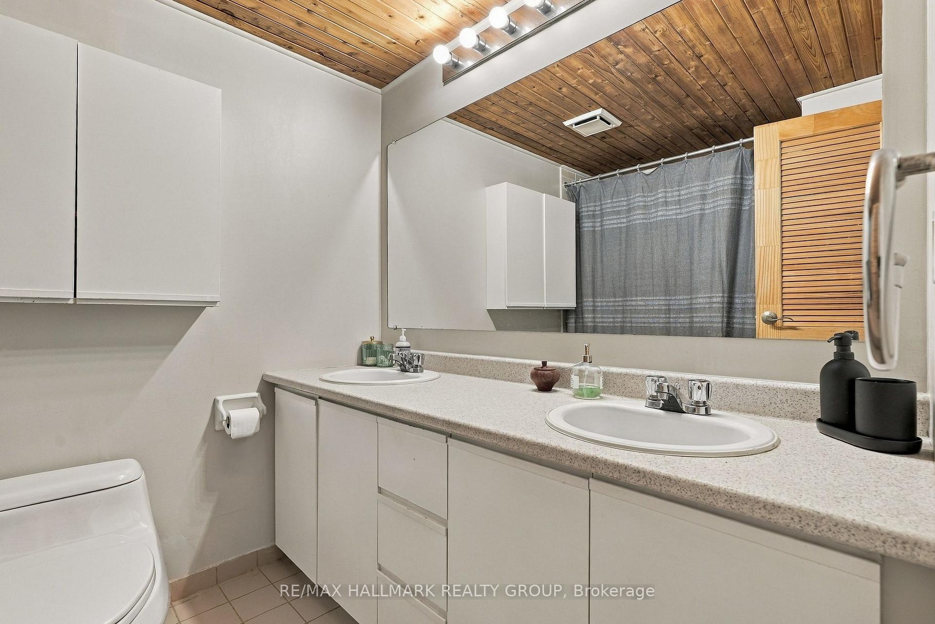 Photo 21 of 28 Crispin Private, Ottawa, Manor Park — HOMEH