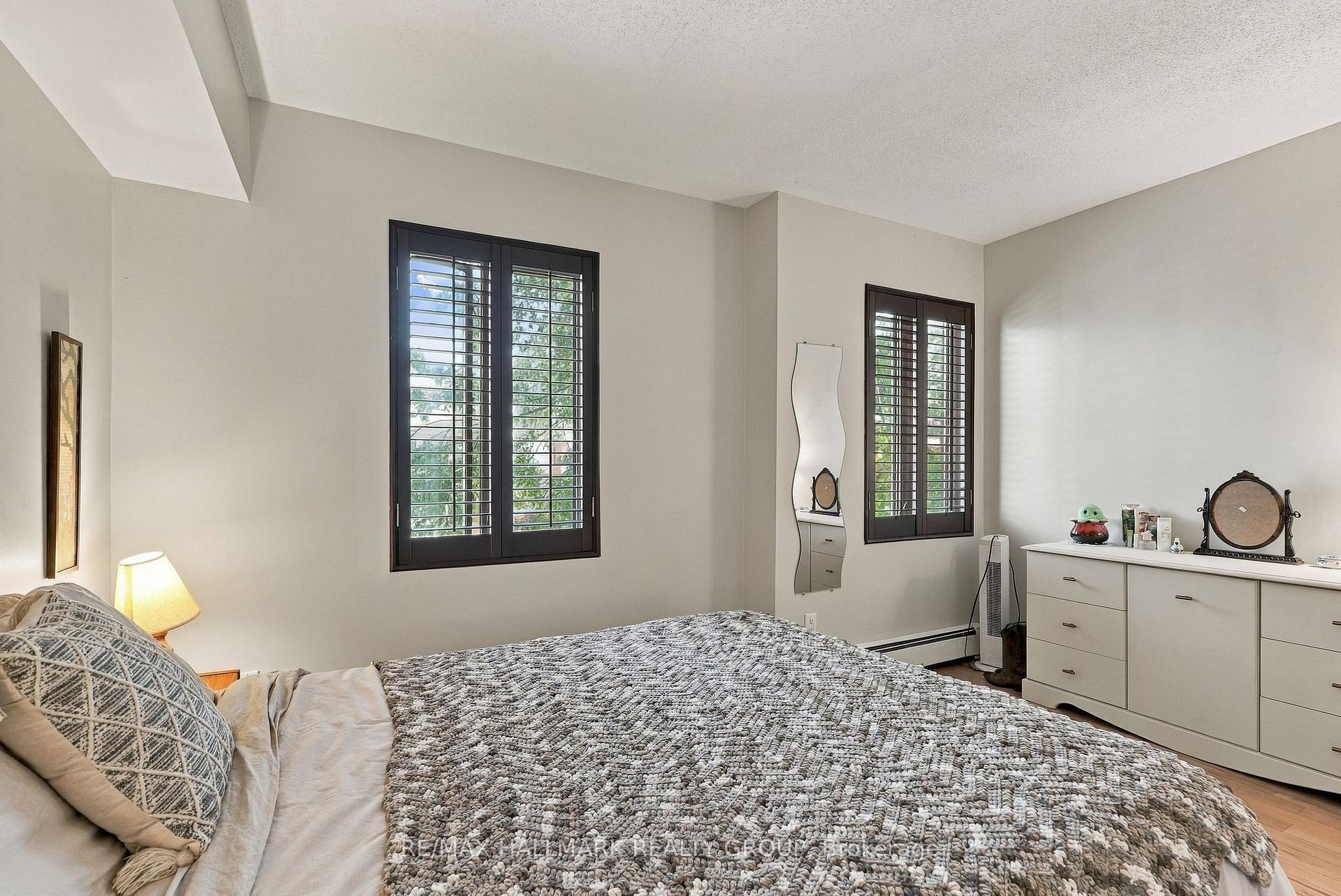 Photo 24 of 28 Crispin Private, Ottawa, Manor Park — HOMEH