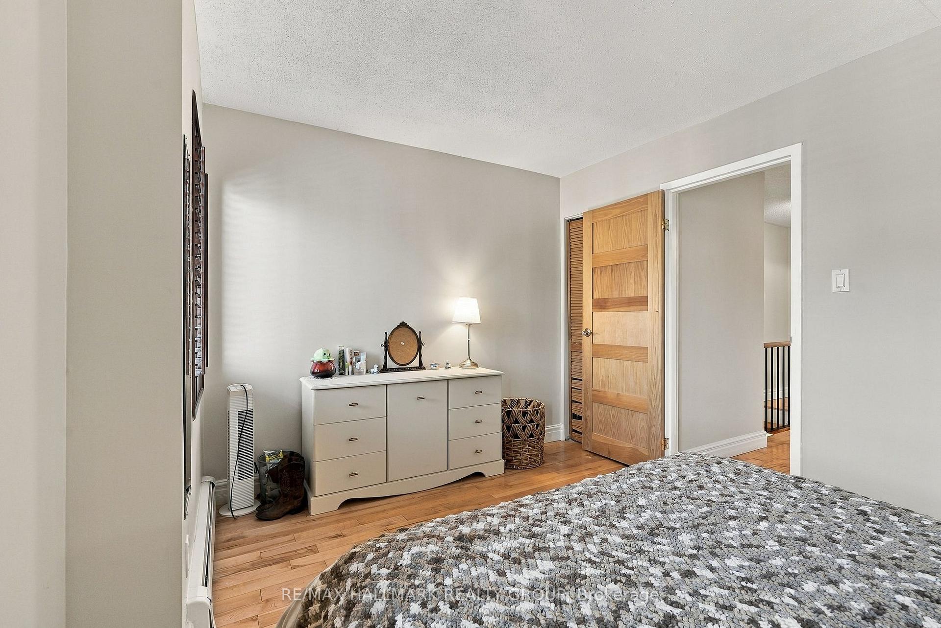 Photo 25 of 28 Crispin Private, Ottawa, Manor Park — HOMEH