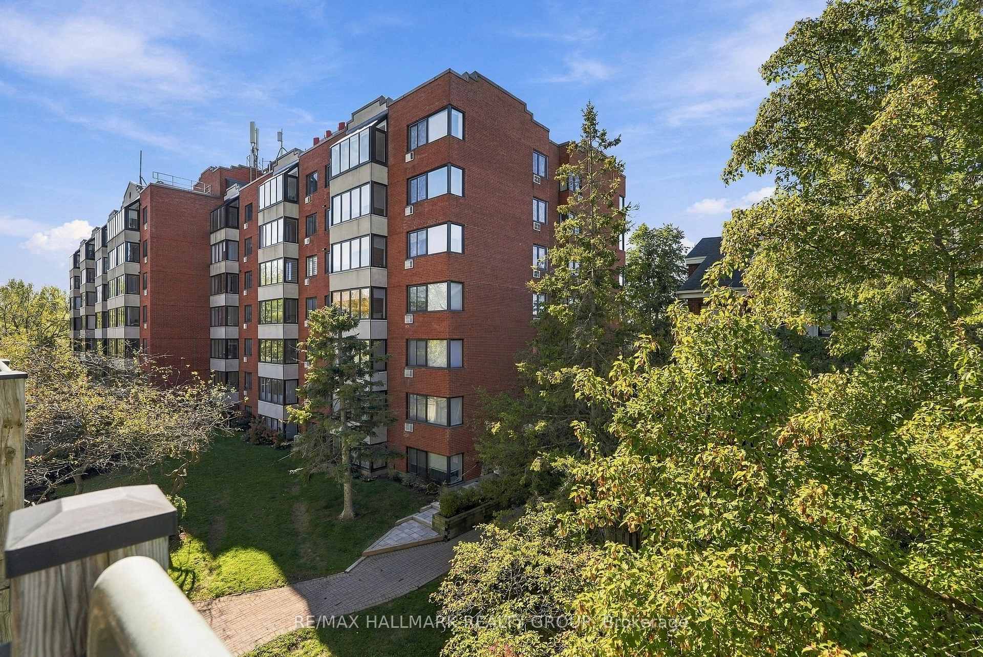 Photo 29 of 28 Crispin Private, Ottawa, Manor Park — HOMEH