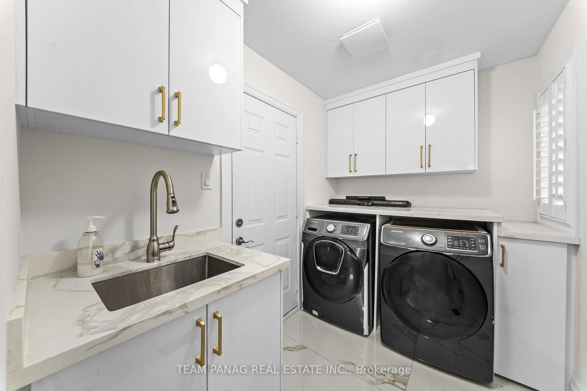 Photo 20 of 22 Bellflower Lane, Brampton, Bramalea North Industrial — HOMEH