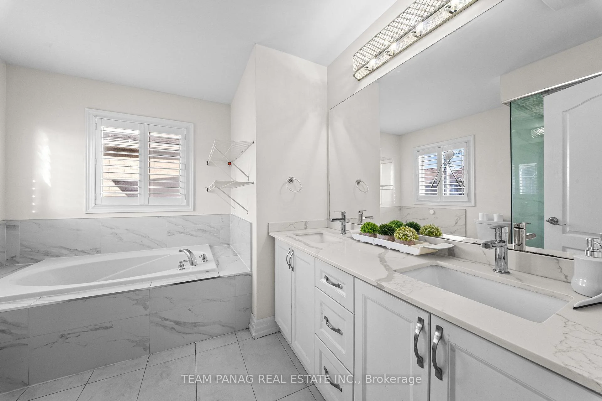 Photo 25 of 22 Bellflower Lane, Brampton, Bramalea North Industrial — HOMEH
