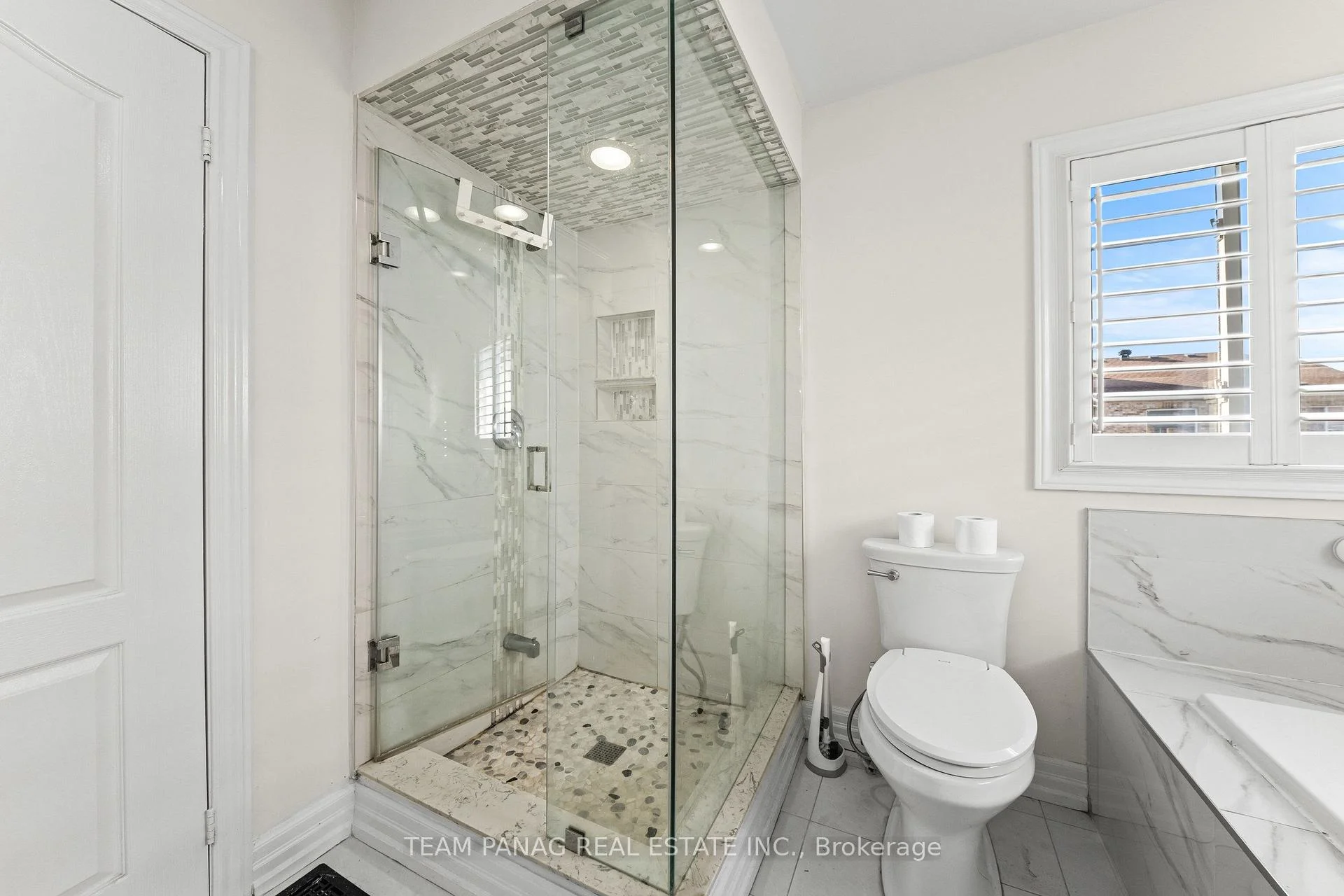 Photo 27 of 22 Bellflower Lane, Brampton, Bramalea North Industrial — HOMEH
