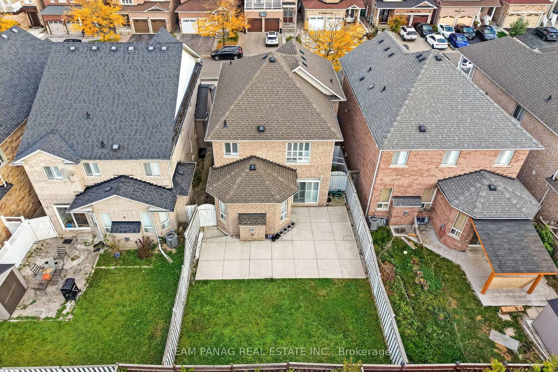 Photo 49 of 22 Bellflower Lane, Brampton, Bramalea North Industrial — HOMEH