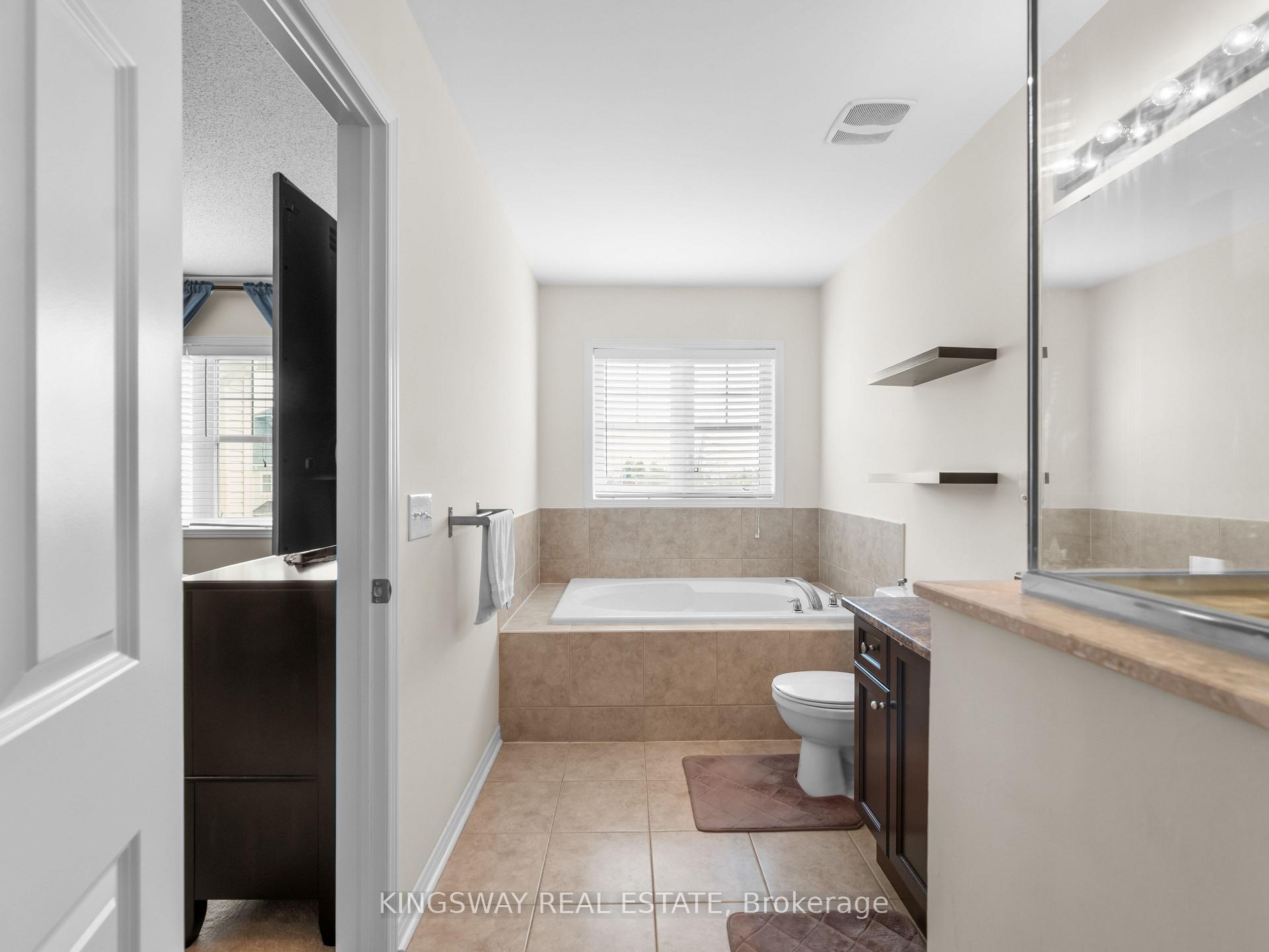 Photo 19 of 57 Harbourside Drive, Whitby, Port Whitby — HOMEH