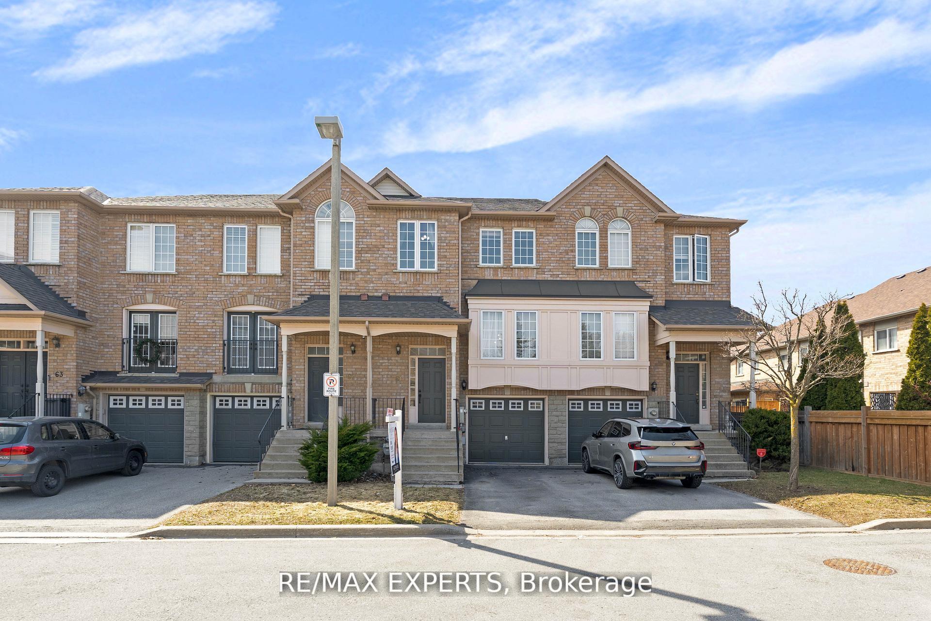 Photo 2 of Unit 61, 19 Foxchase Avenue, Vaughan, East Woodbridge — HOMEH