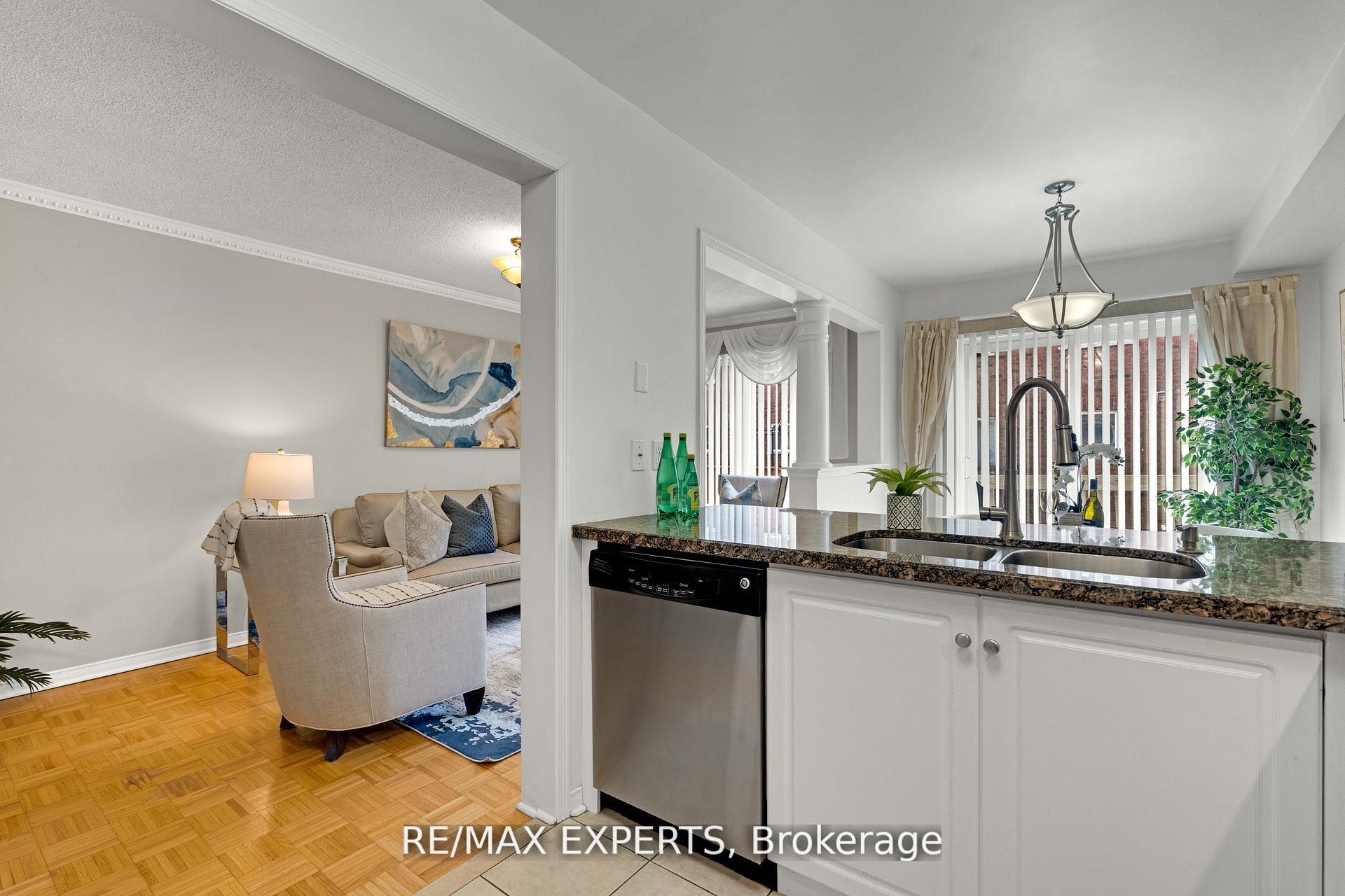 Photo 12 of Unit 61, 19 Foxchase Avenue, Vaughan, East Woodbridge — HOMEH