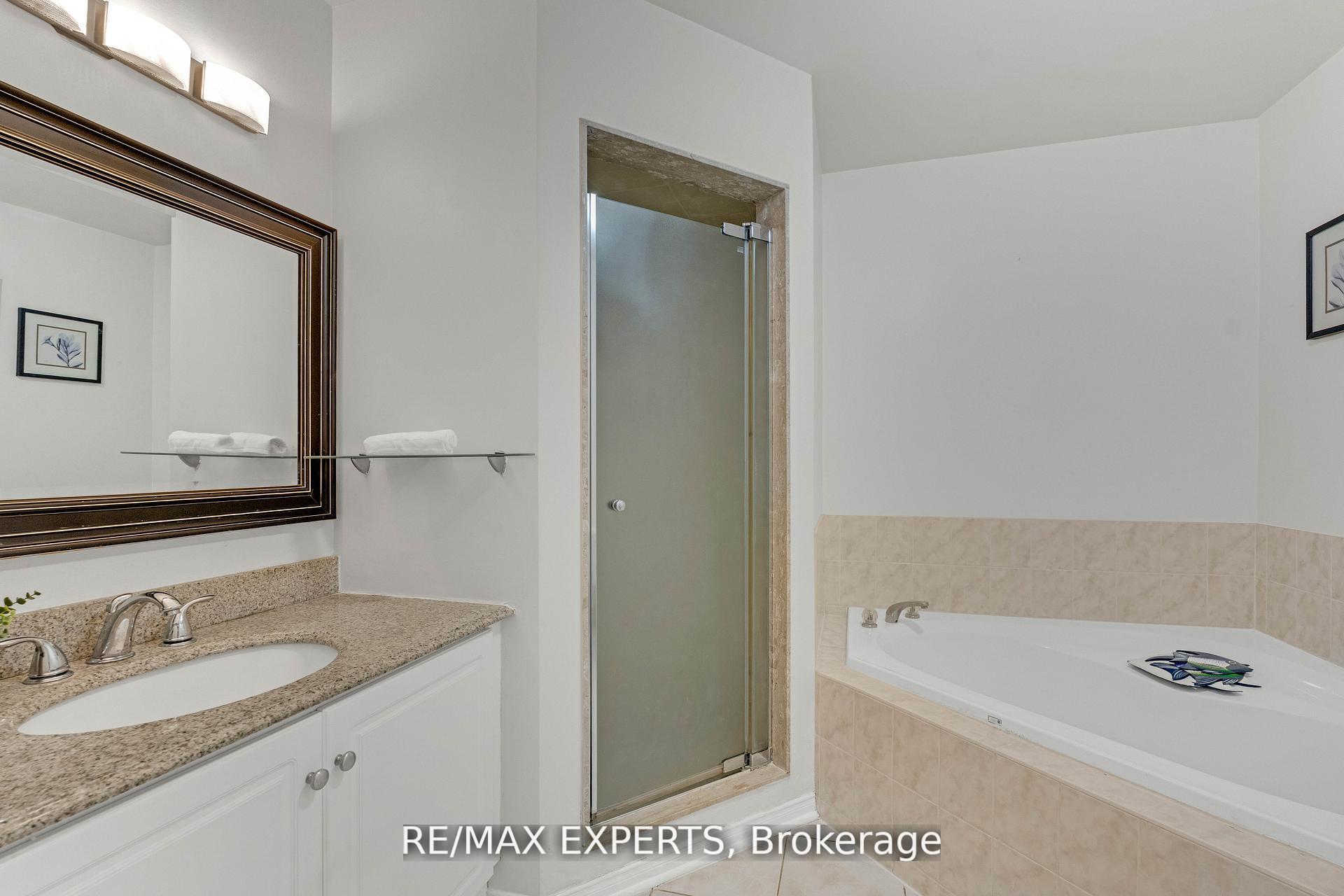 Photo 22 of Unit 61, 19 Foxchase Avenue, Vaughan, East Woodbridge — HOMEH