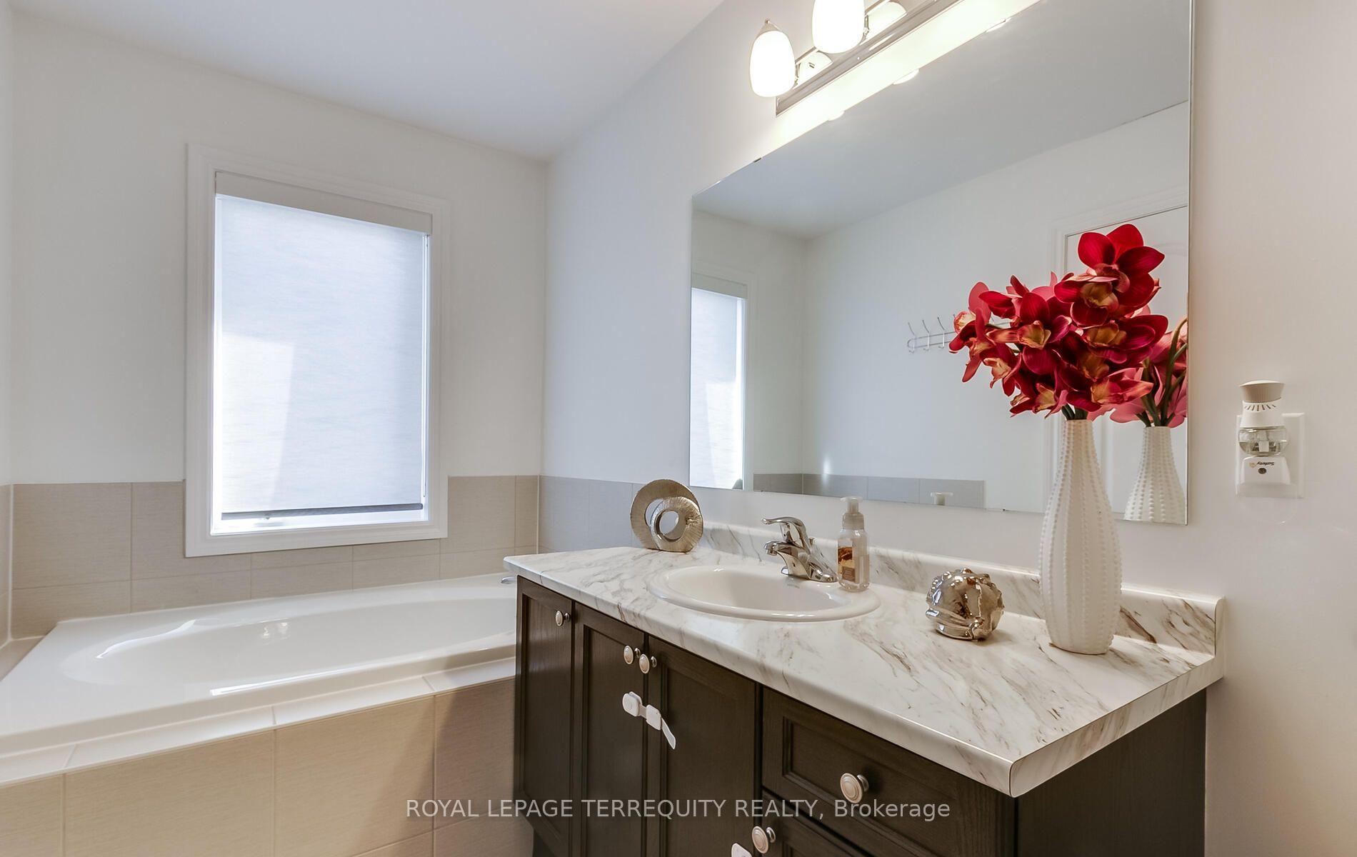Photo 15 of 95 Nearco Gate, Oshawa, Windfields — HOMEH