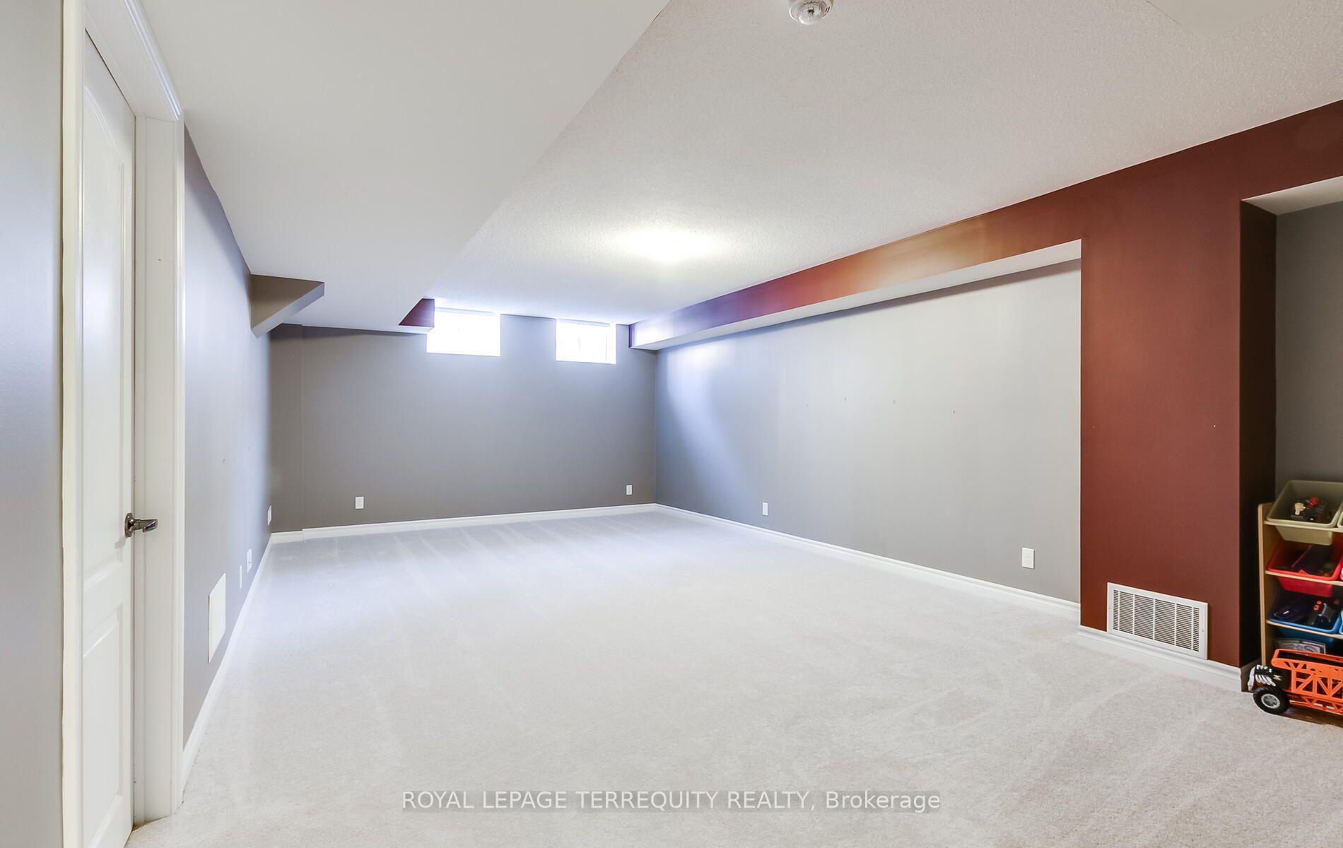 Photo 19 of 95 Nearco Gate, Oshawa, Windfields — HOMEH
