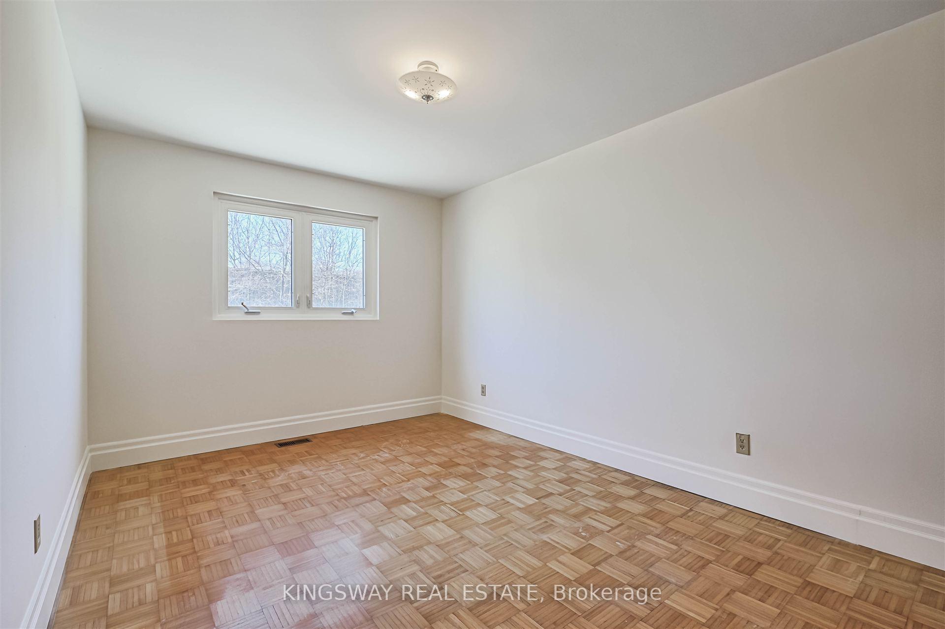 Photo 8 of 184 Edmonton Drive, North York, Pleasant View — HOMEH